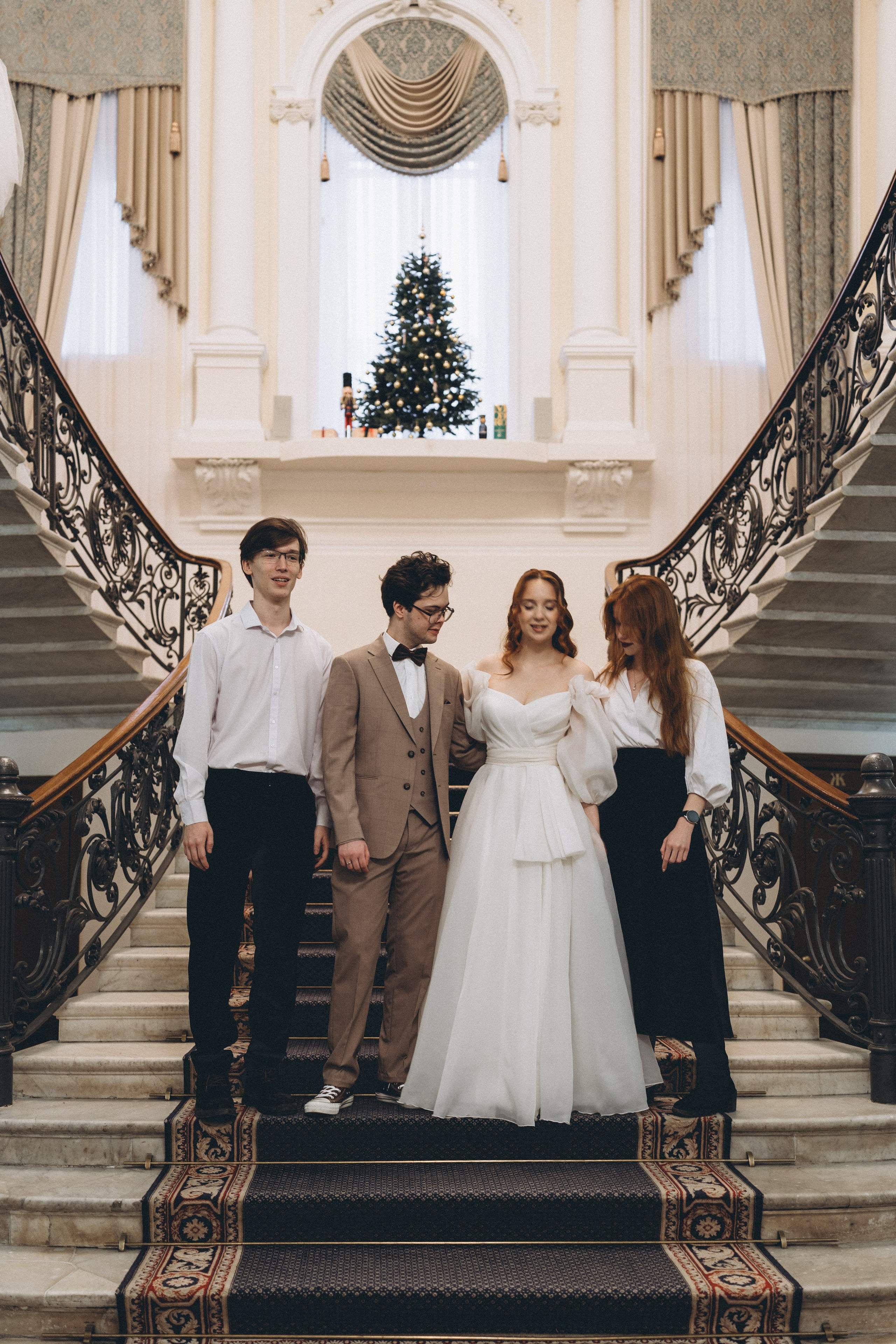 СВАДЕБНАЯ СЬЕМКА ВО ВТОРОМ ДВОРЦЕ С ГОСТЯМИ И ПРОГУЛКА В ТАВРИЧЕСКОМ САДУ. Профессиональный фотограф, Санкт-Петербург — Виктория Богомолова