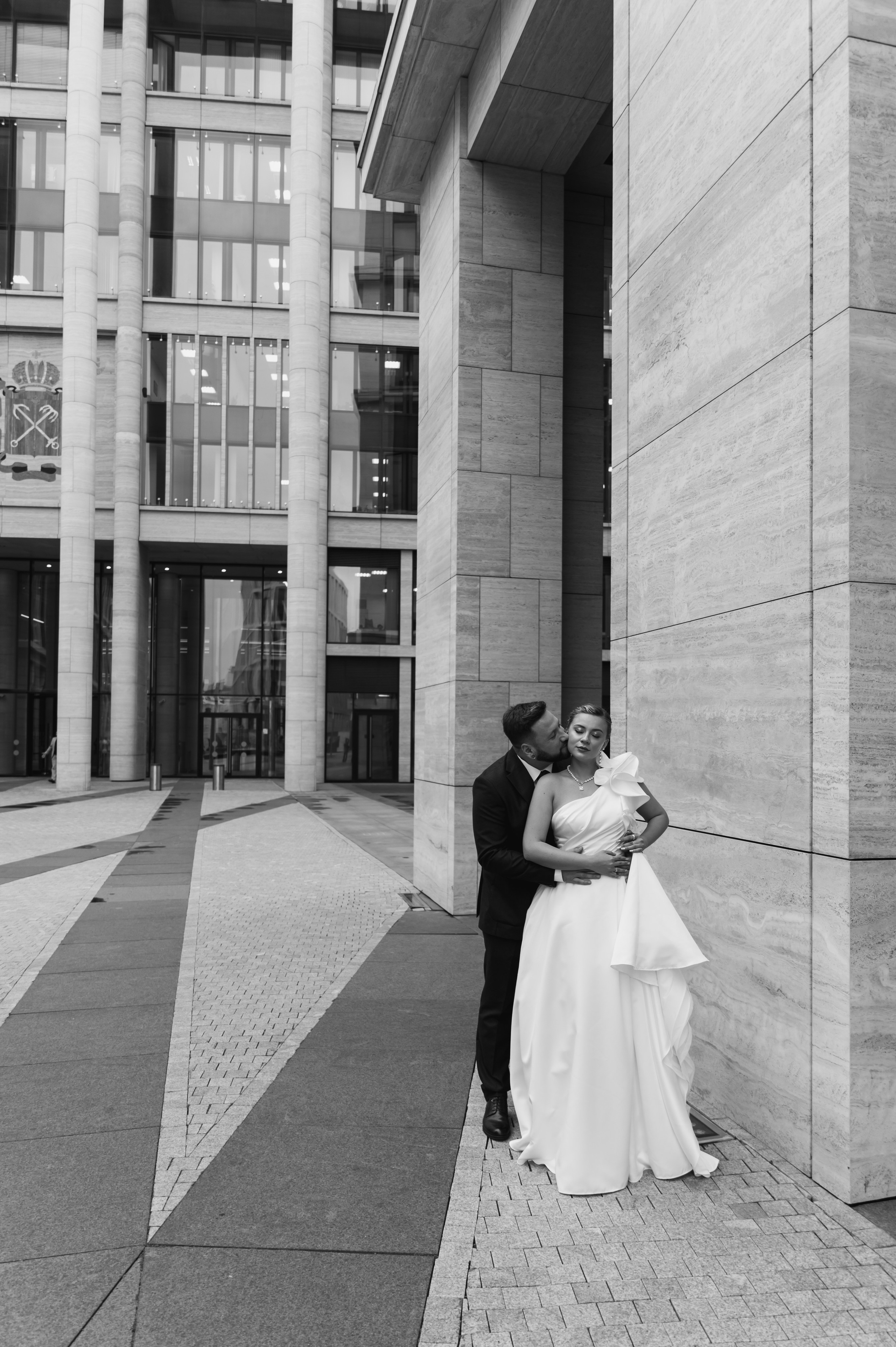 Свадебная фотосессия в фотостудии с видом на Петербург. Портретный и репортажный фотограф в Санкт-Петербурге | Валерия Кайряк