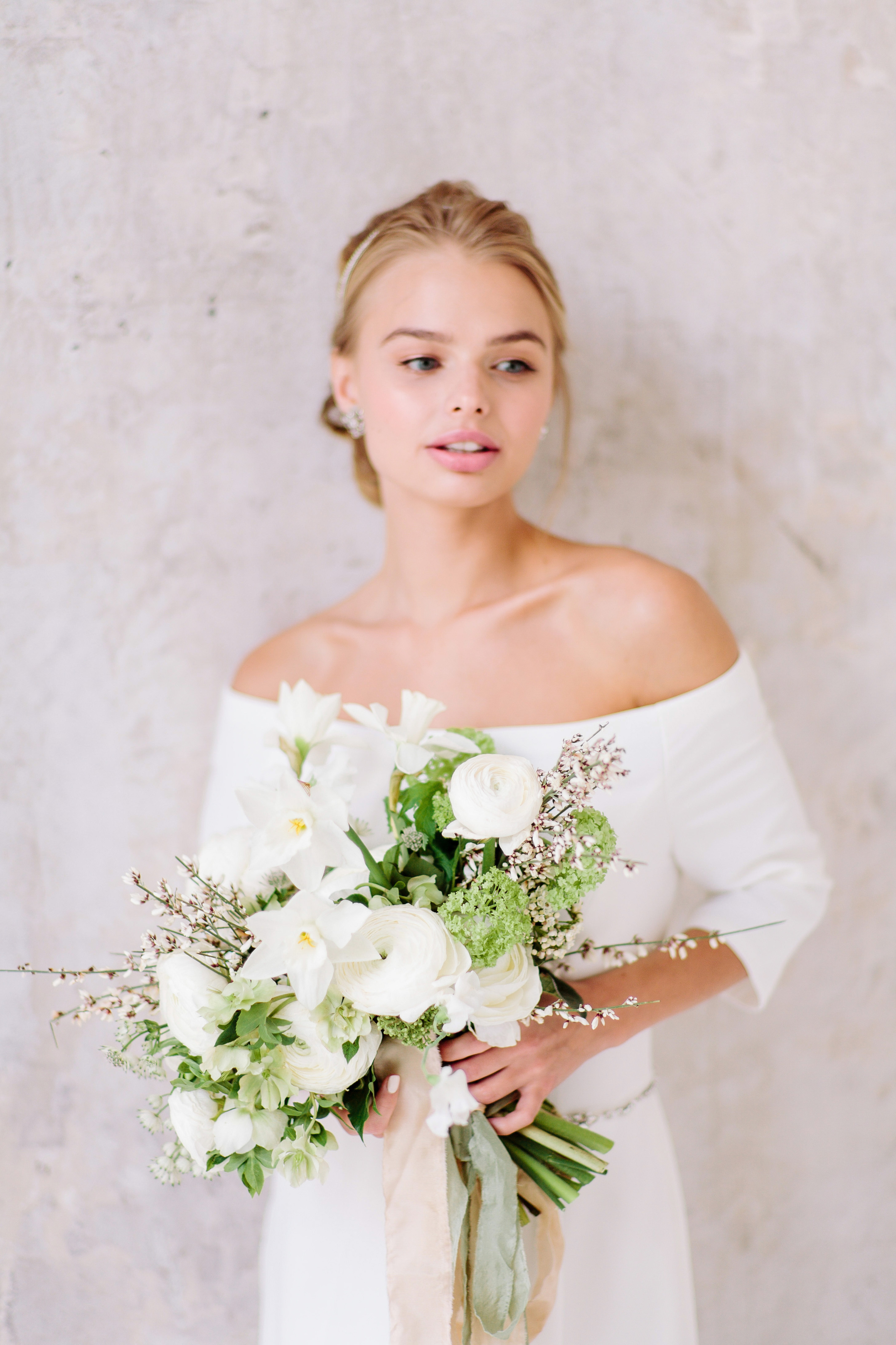 Камерная свадьба в лофте, Москва, утро невесты, свадебный фотограф