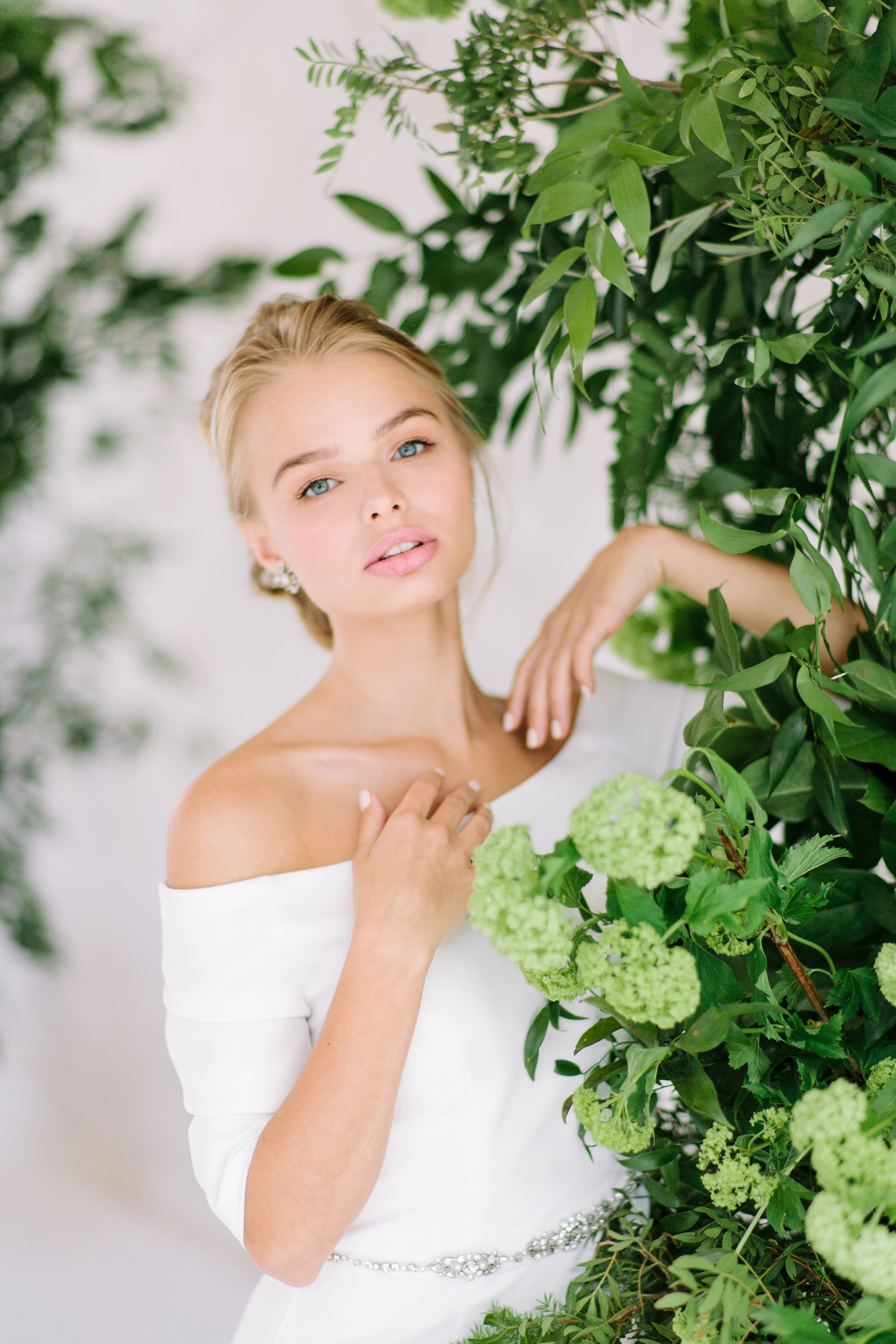 Камерная свадьба в лофте, Москва, утро невесты, свадебный фотограф