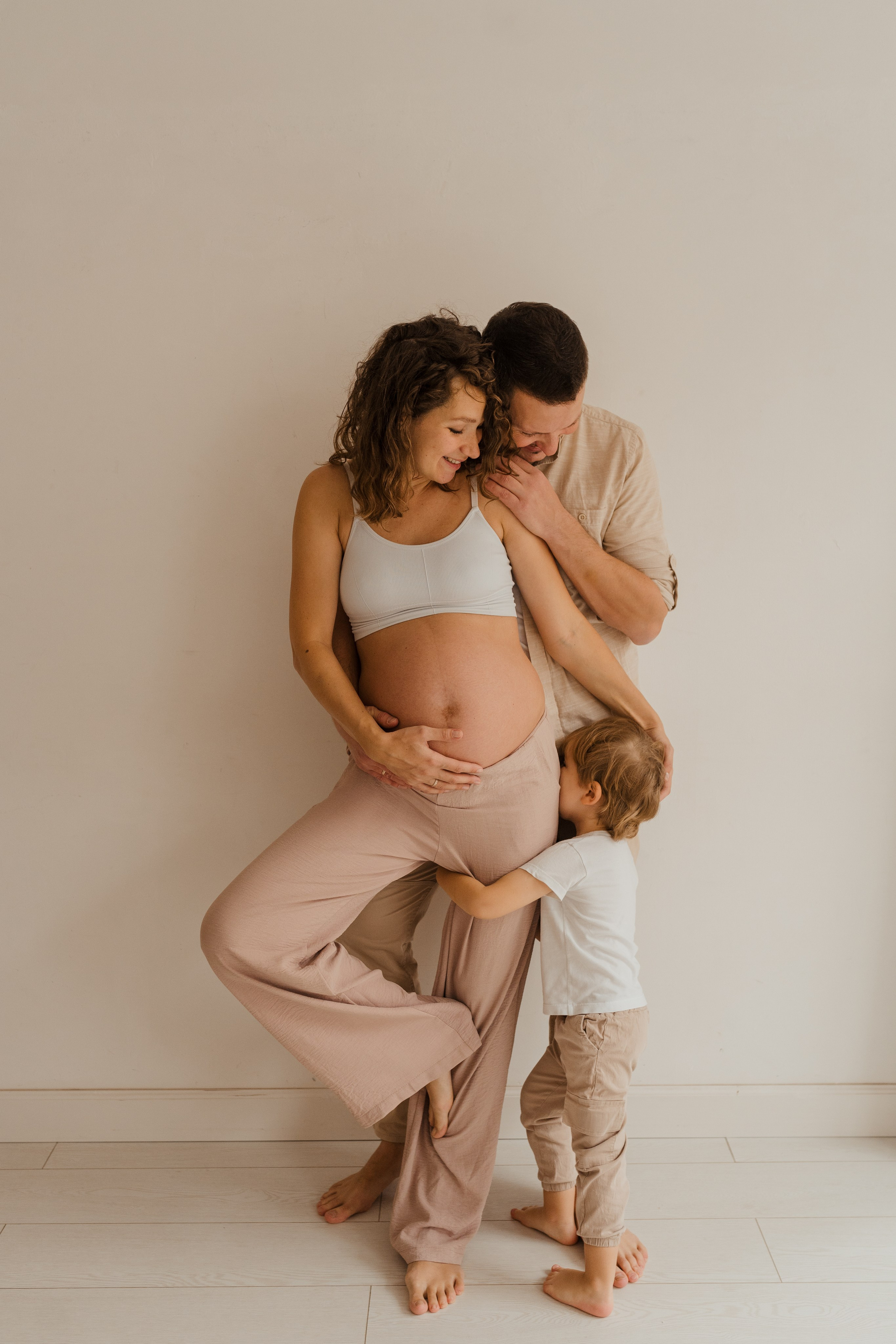 Семейная фотосессия в студии в Москве, семейный фотограф Анна Полушина. Свадебный фотограф в Москве Анна Полушина