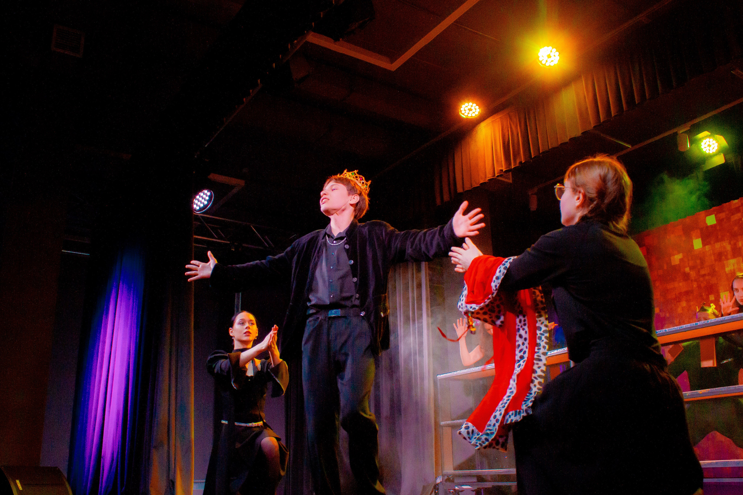 Круглый стол «Каким быть школьному театру»