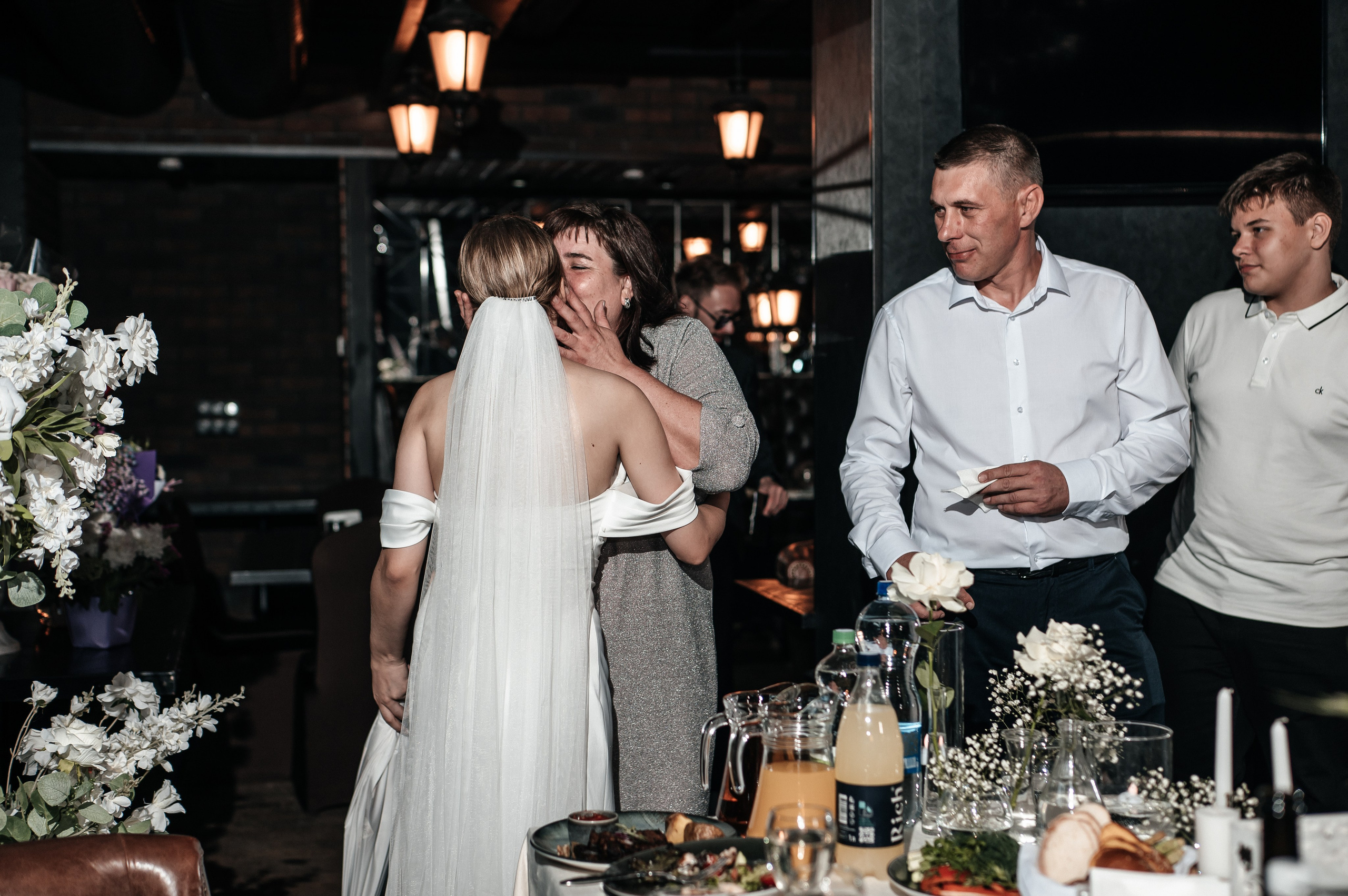 Даниил и Валерия. Черная утка. Полный день. Фотограф Екатерина Бочарникова