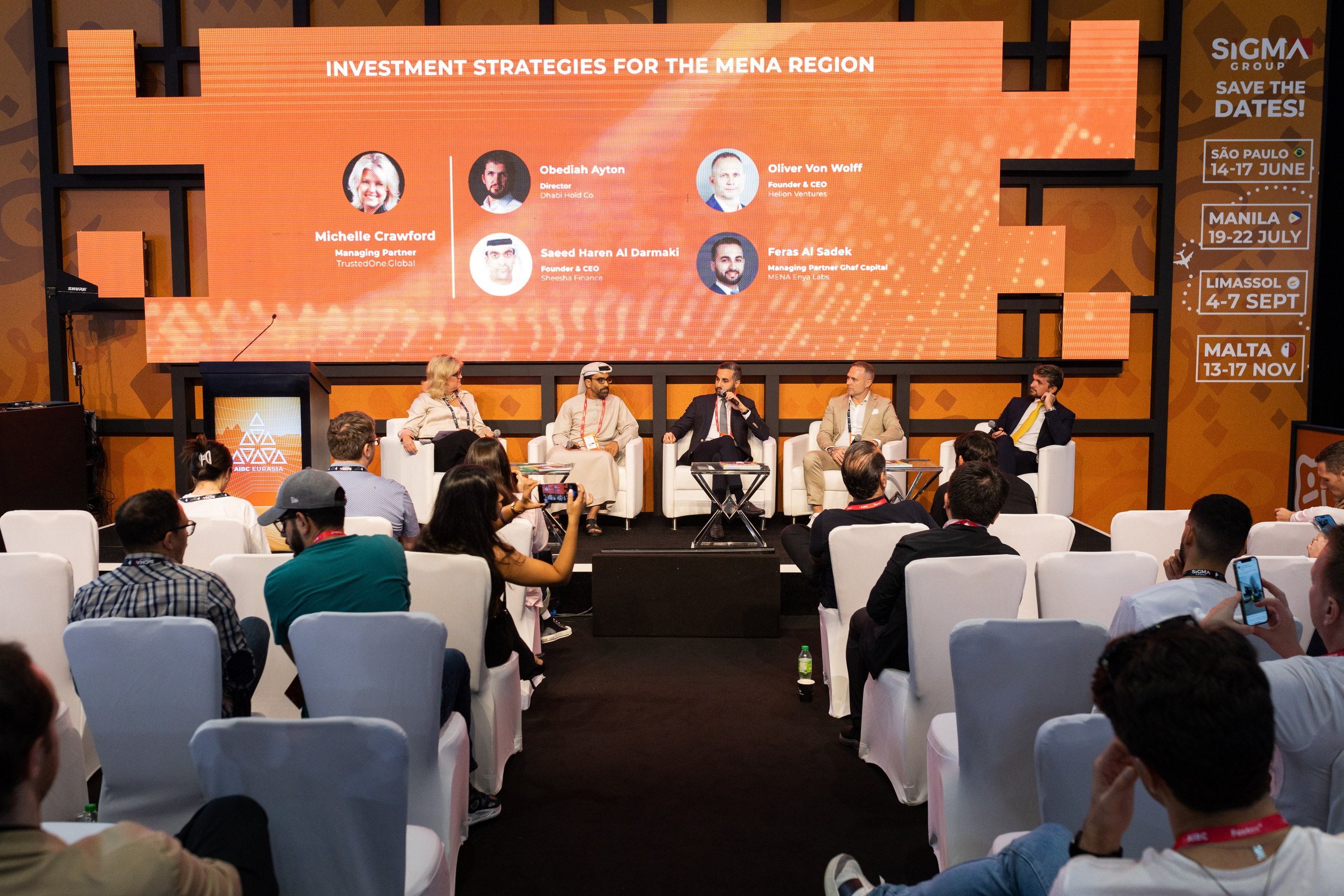 Conferences and expo photoshoot. Professional event photographer Ruslan Davletberdin