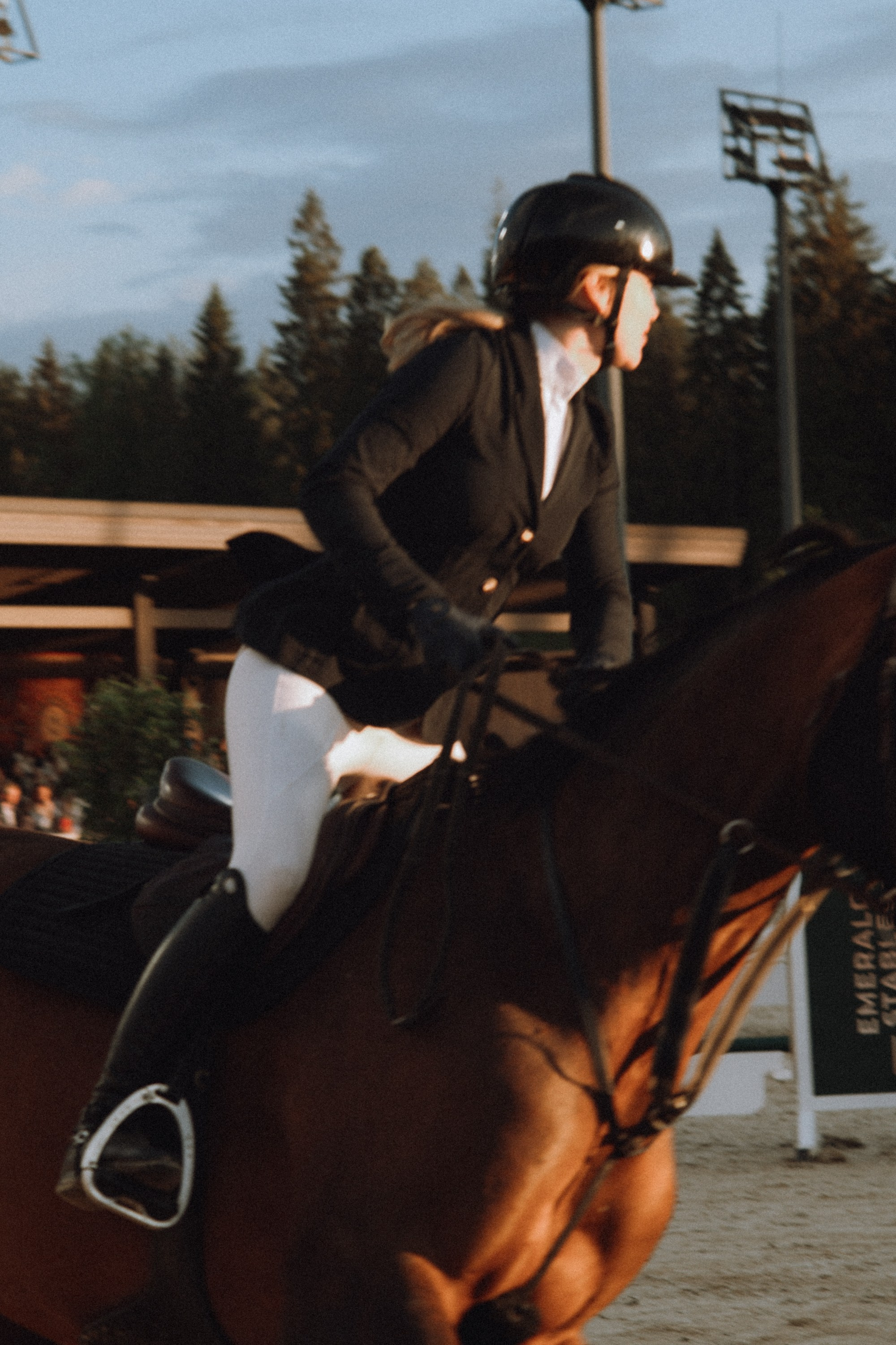 Emerald Stables CUP 2025. Бэкстейдж и репортажный фотограф в Москве Артем Онацко