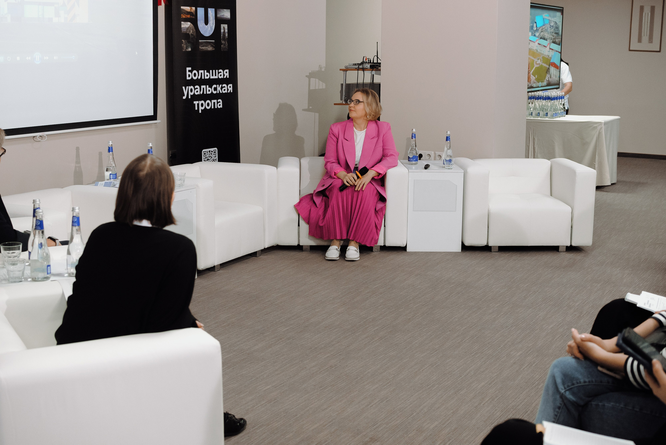 ОБЛАСТНАЯ КОНФЕРЕНЦИЯ «РАЗВИТИЕ ТУРИЗМА В ЧЕЛЯБИНСКОЙ ОБЛАСТИ». Репортажный фотограф Зуев Роман г. Челябинск