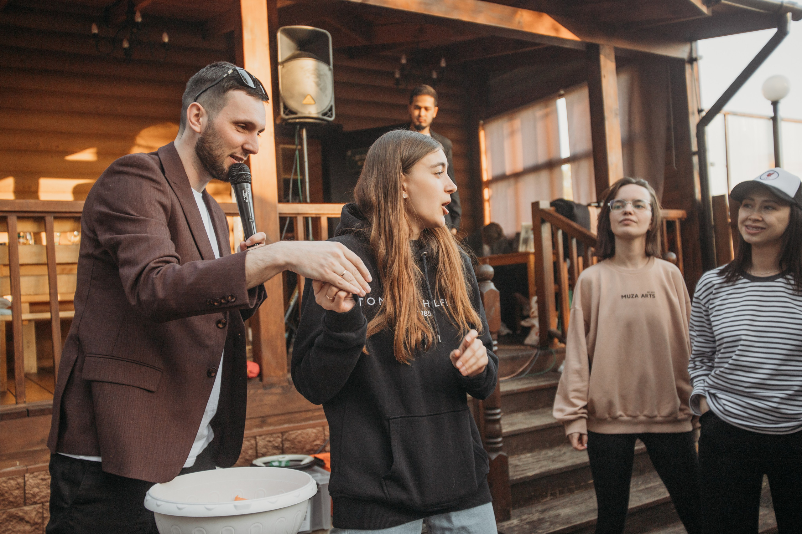 Корпоратив Muza_Arts. Венера Гайн. Репортажный фотограф  Тюмень. Обучение фотографии с 0