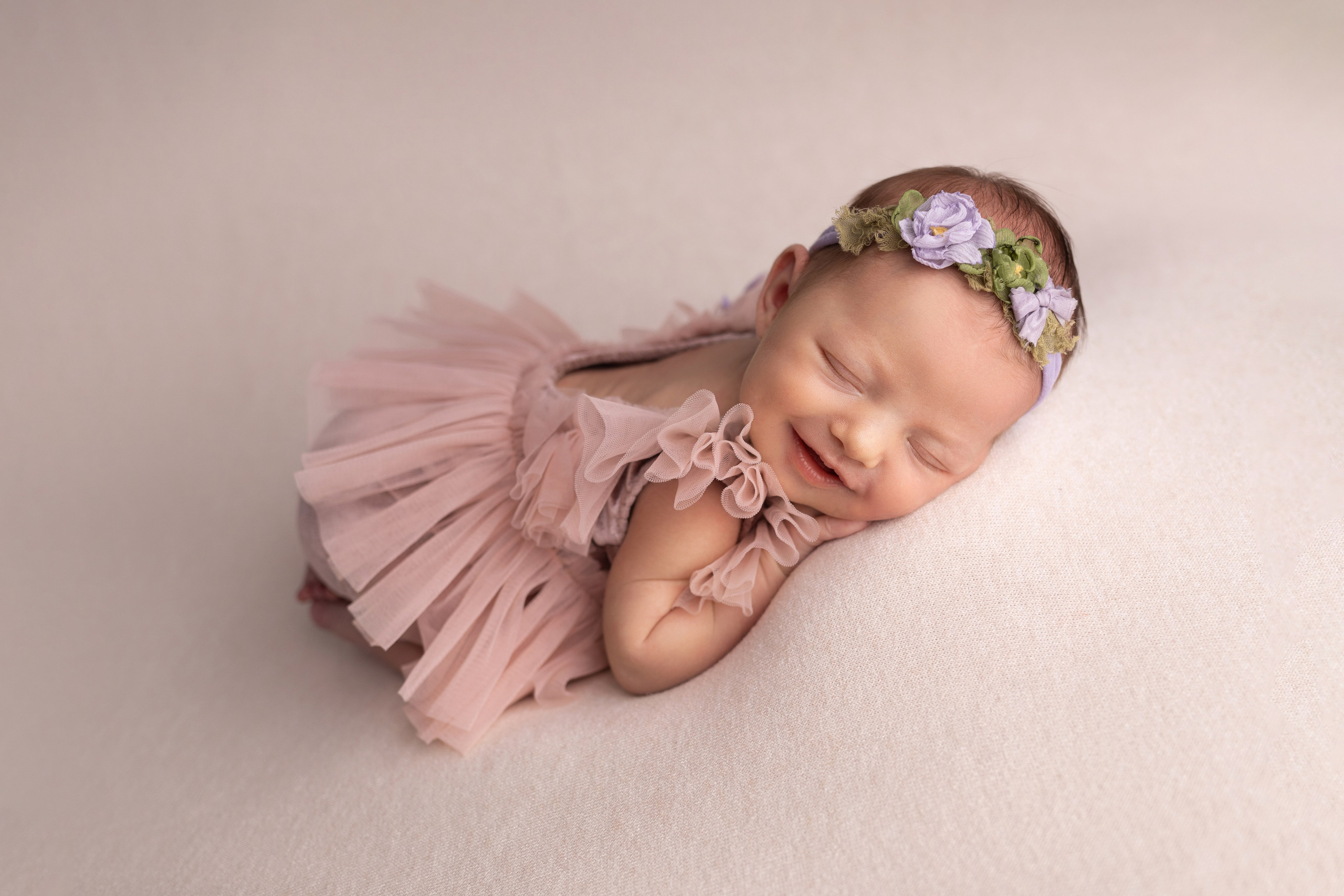 Классическая фотосессия малыша. Фотограф новорожденных малышей в Омске и Омской области Эльвира Камаева