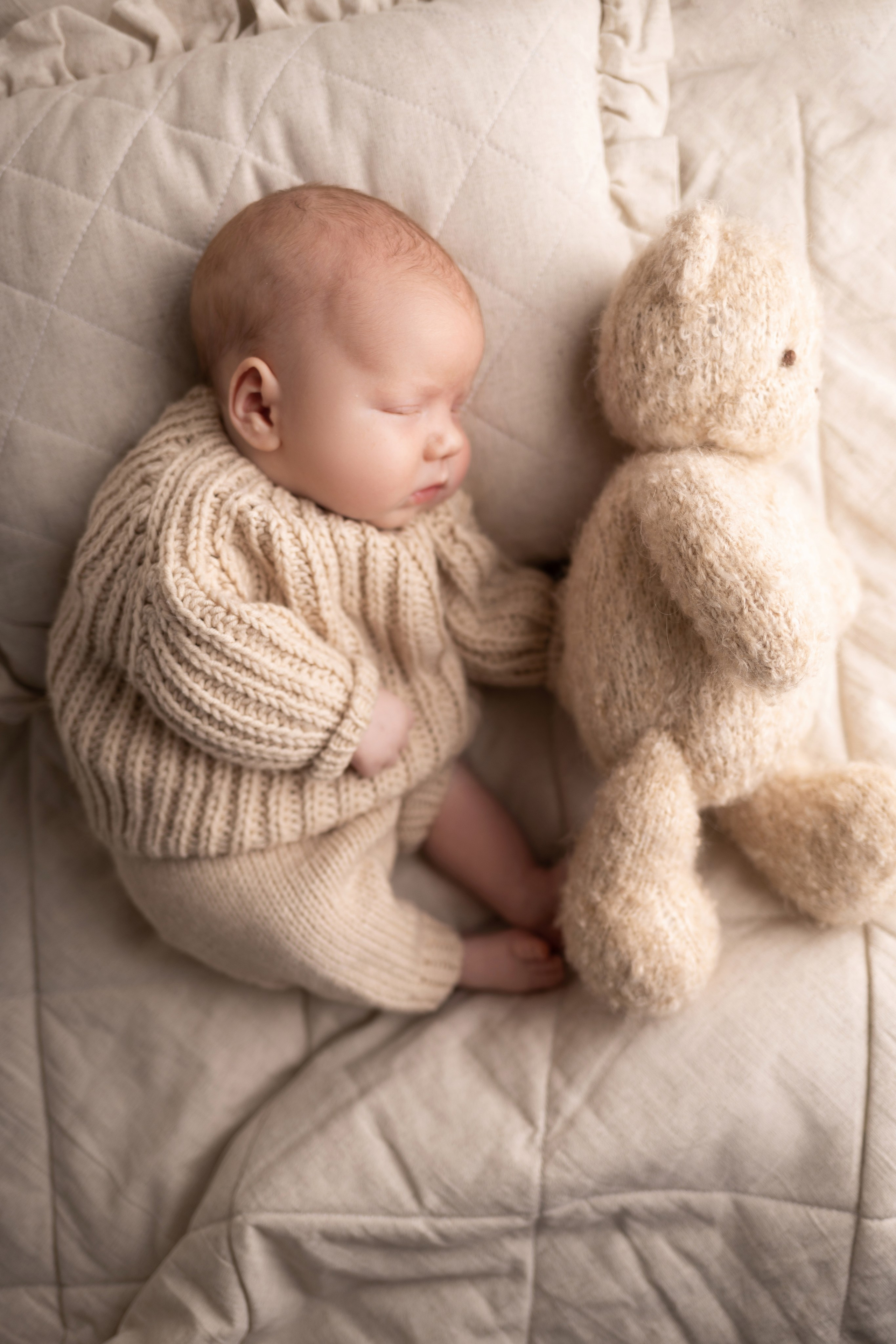 Фотосъемка двойни. Фотограф новорожденных малышей в Омске и Омской области Эльвира Камаева