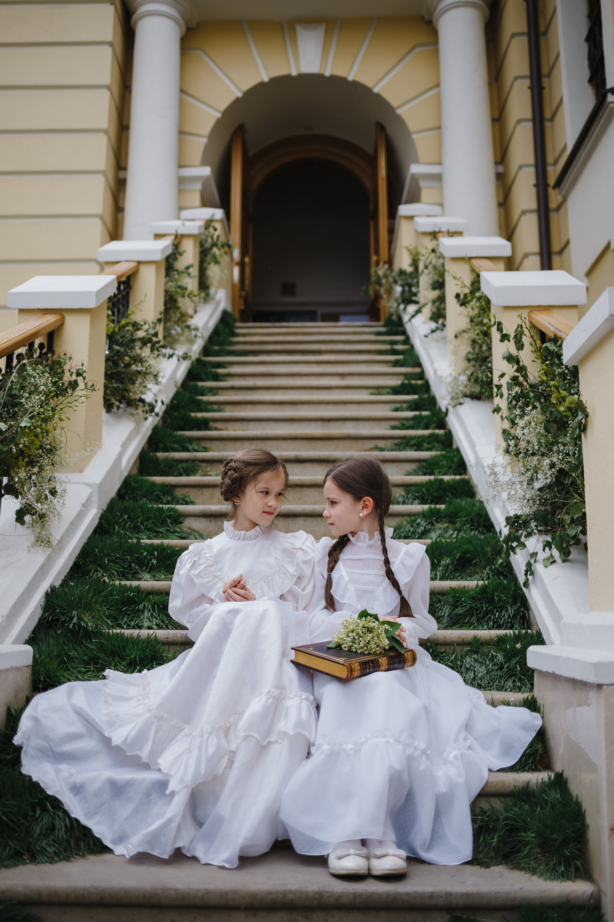 Съемка в Церкви священномученика Антипы на Колымажном дворе. Семейный фотограф Николаева Ольга