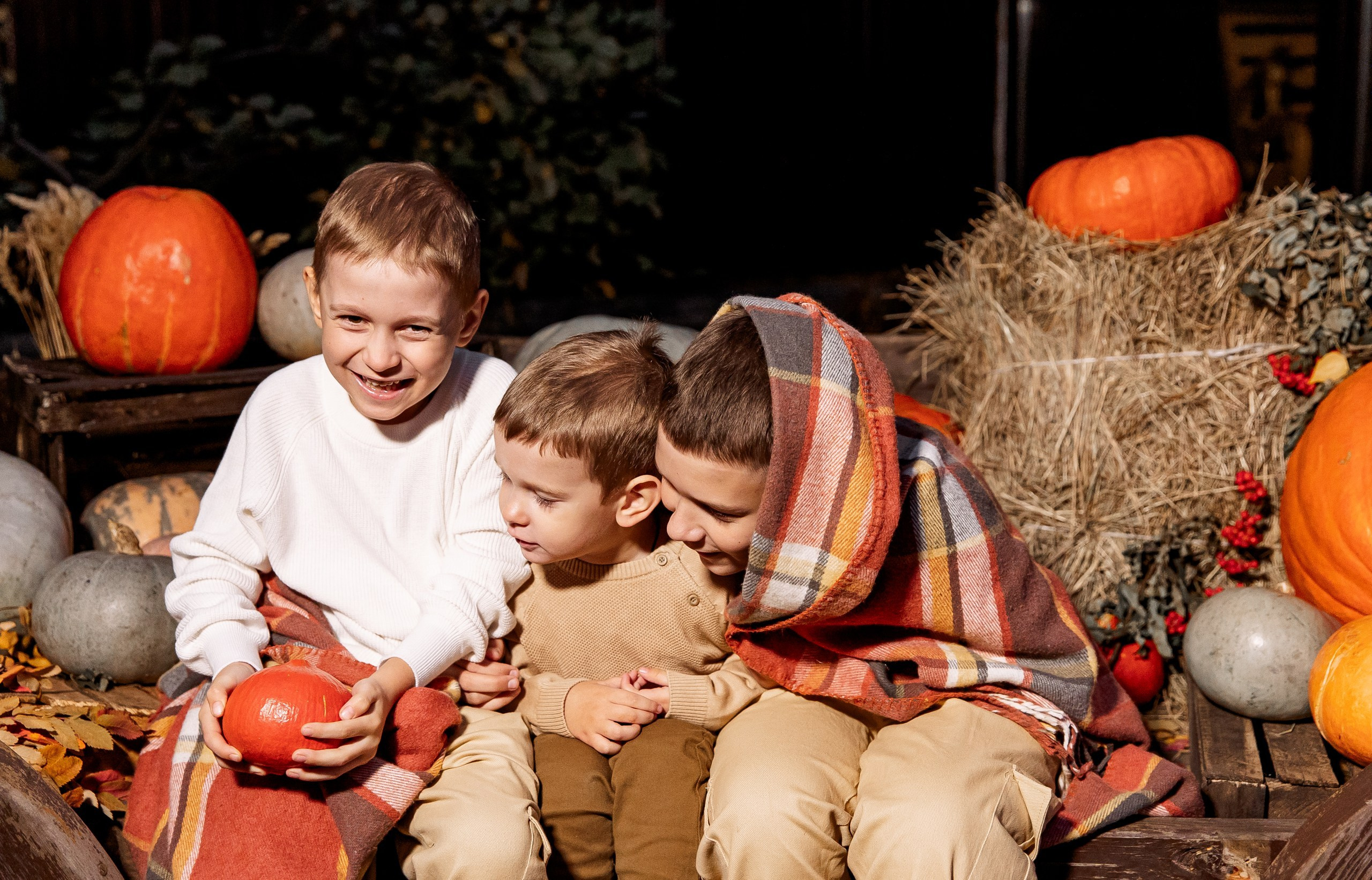 Эдуард и Дарья с сыновьями. Свадебный и семейный фотограф в Челябинске Юлия Ишимова