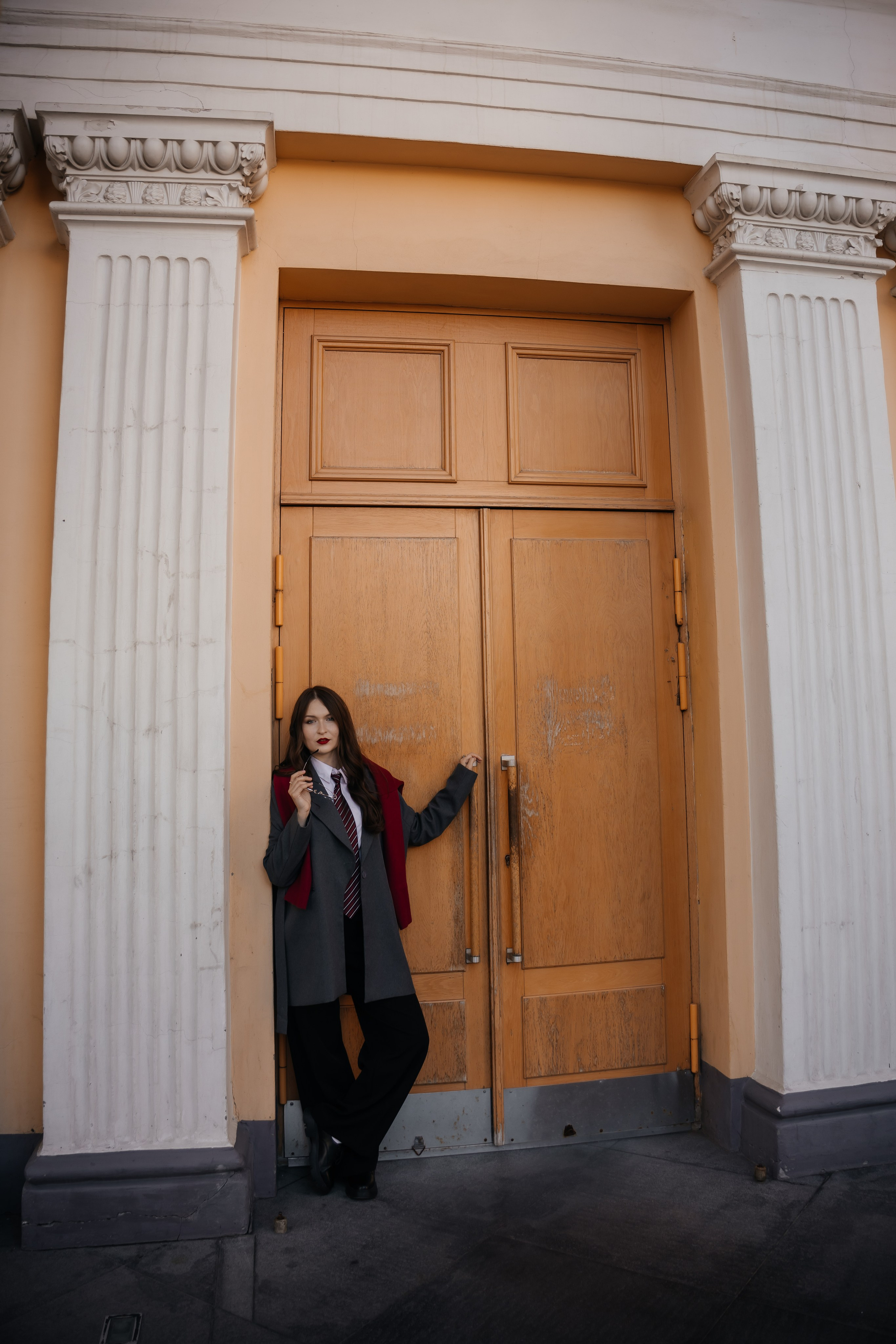 Софа. Прогулочная фотосессия у Победы. Свадебный и семейный фотограф в Новосибирске Ирина Дорошкова