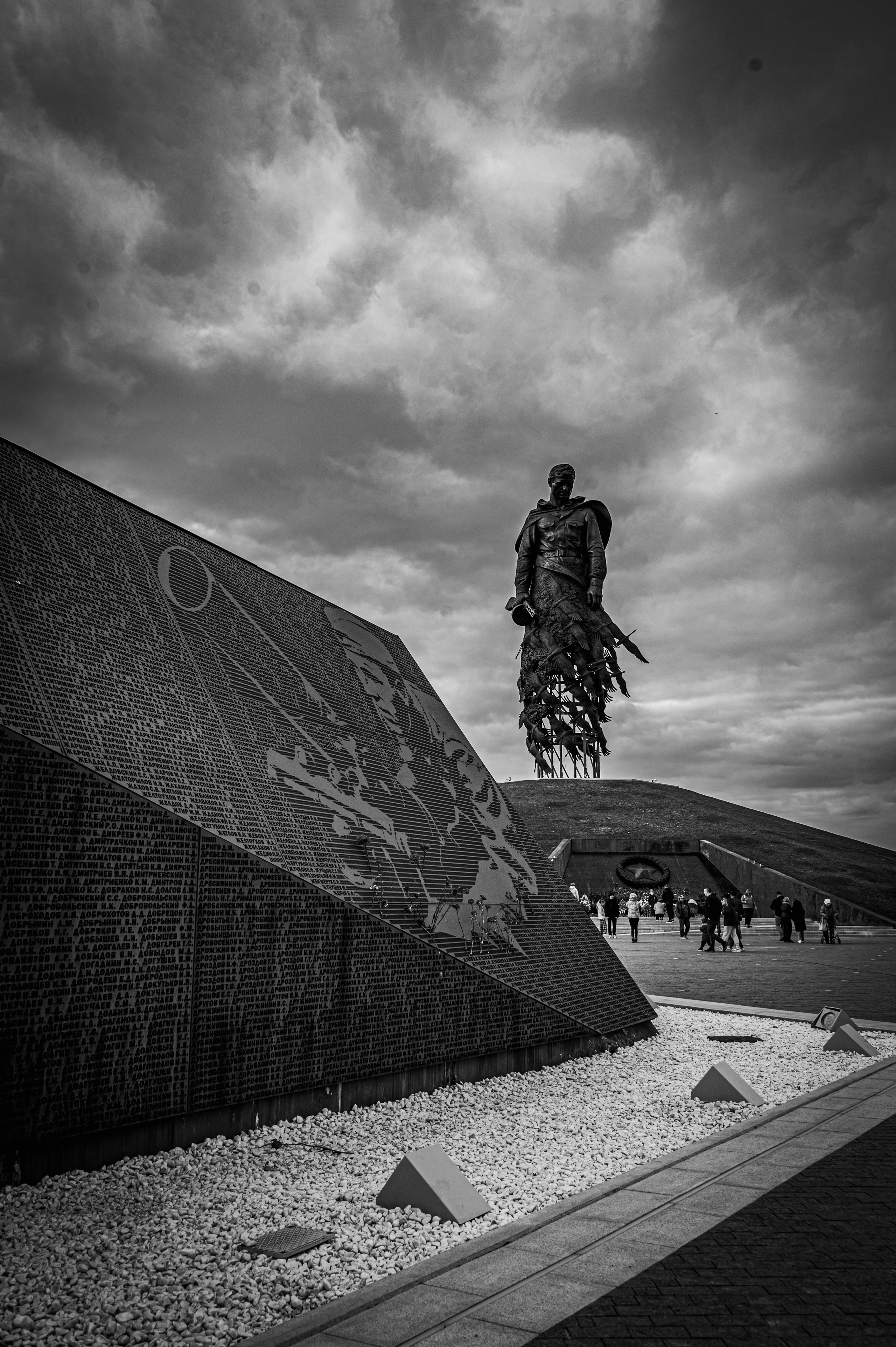Ржевский мемориал фото, памятник советскому солдату в Ржеве фотографии. Ржев фото