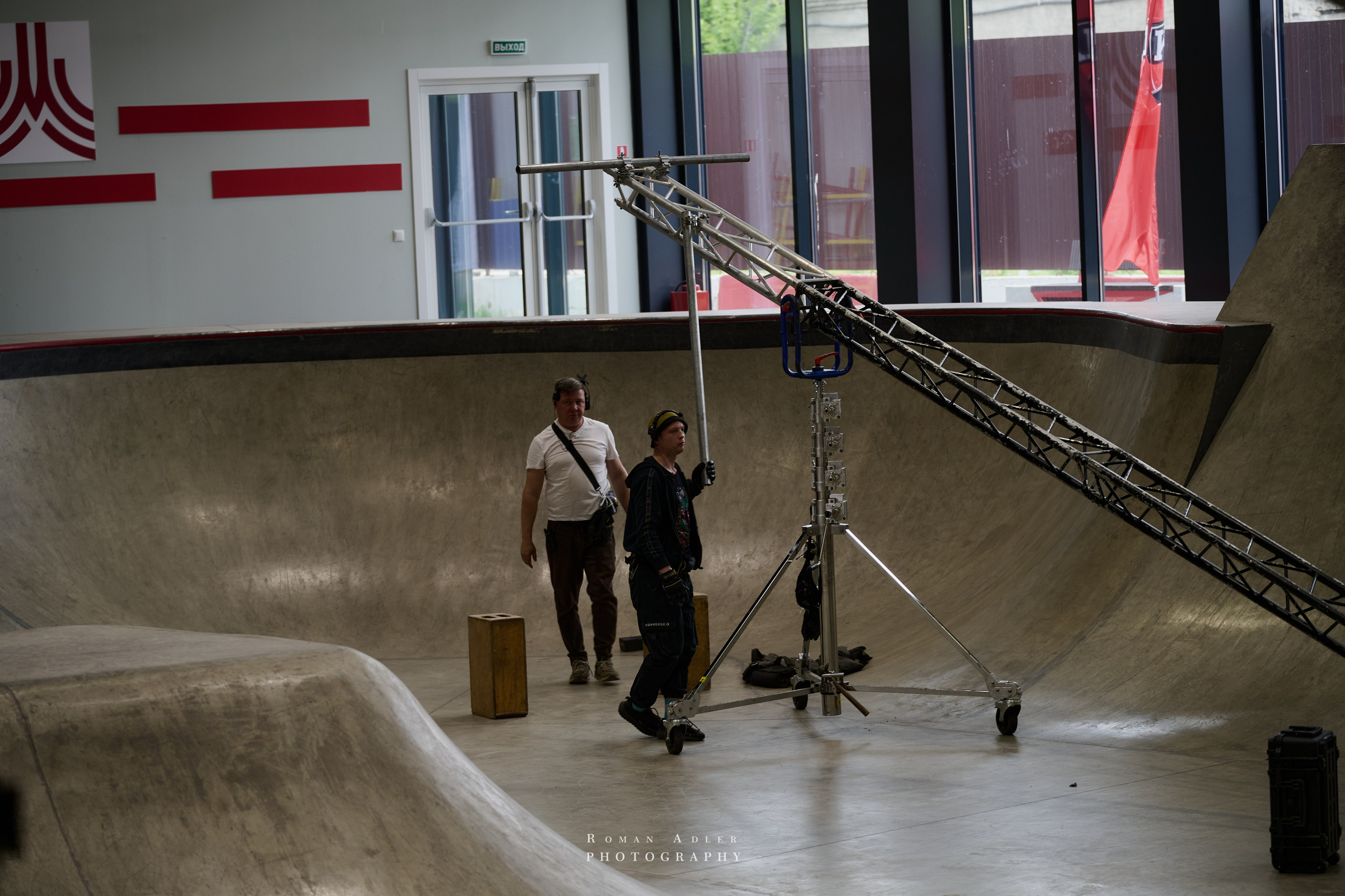 Репортаж со съёмок фильма «Своя в доску». Фотограф Роман Адлер