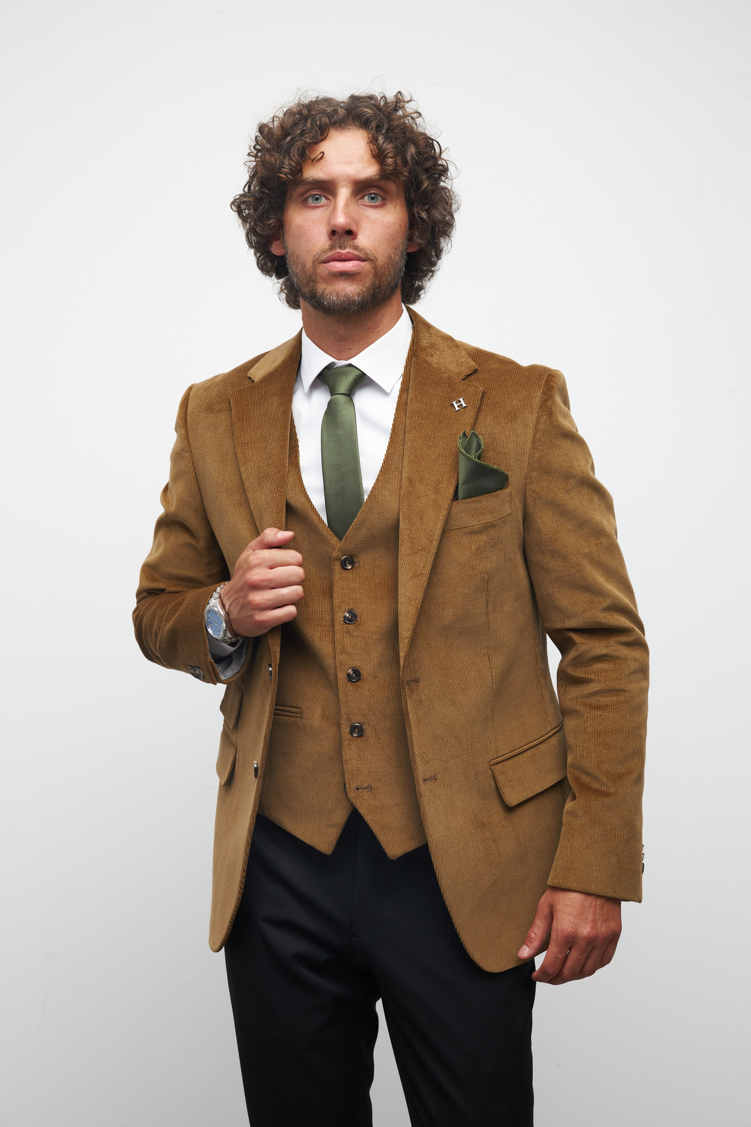 Николай, 185 см, 48-50. KED Production — продакшн из СПб. Создаём фото, видео и контент, который помогает брендам и селлерам продавать больше