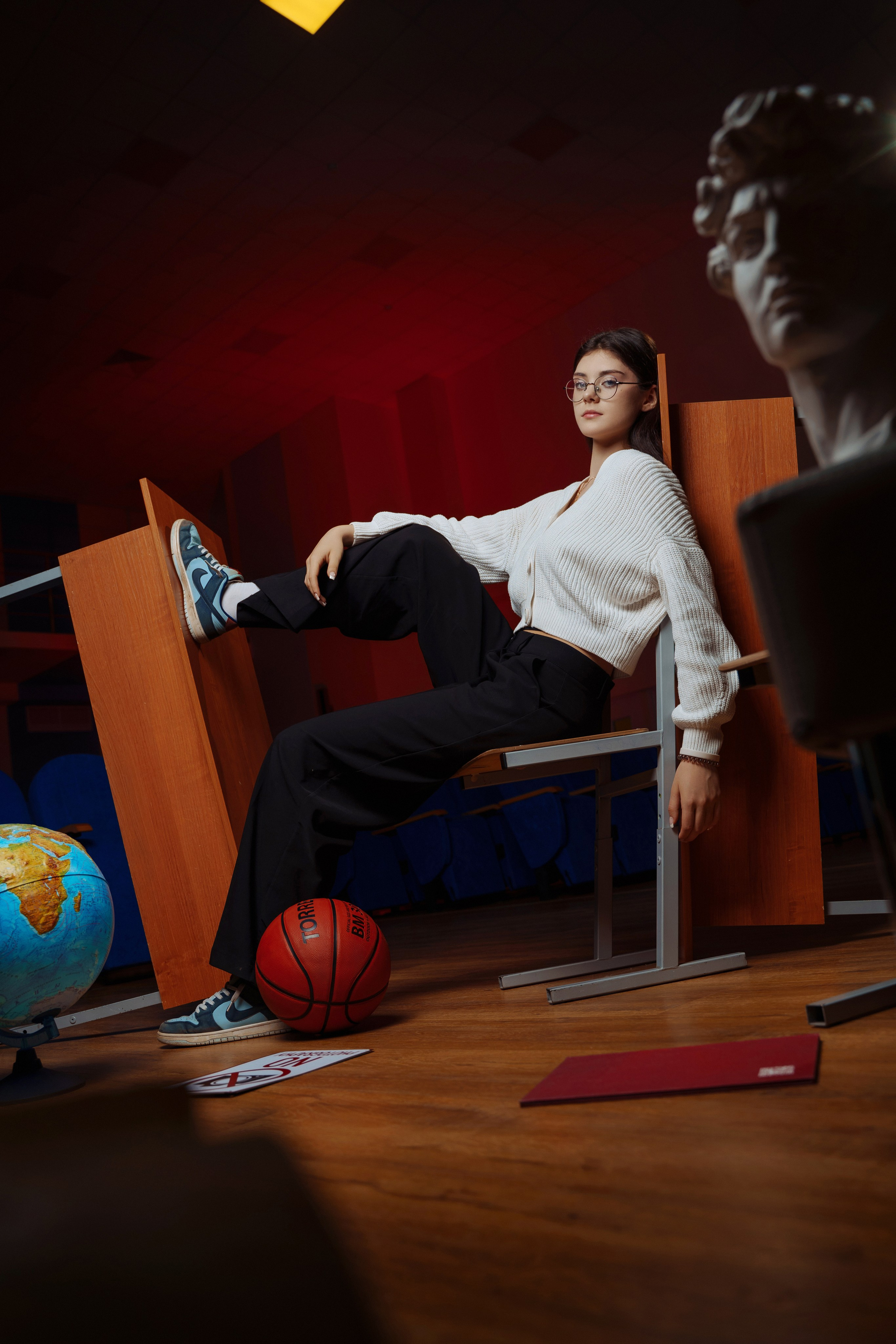 Тверь. Выпускные альбомы «под ключ» в оригинальном, авторском стиле. Фотограф на выпускной. Стильная и классически выдержанная съёмка. Школьные альбомы. Стильно. Современно. Никакого конвейера. Индивидуальный подход. Выпускная фотография. Последний звонок. Фото на выпускной. Школьный фотограф.