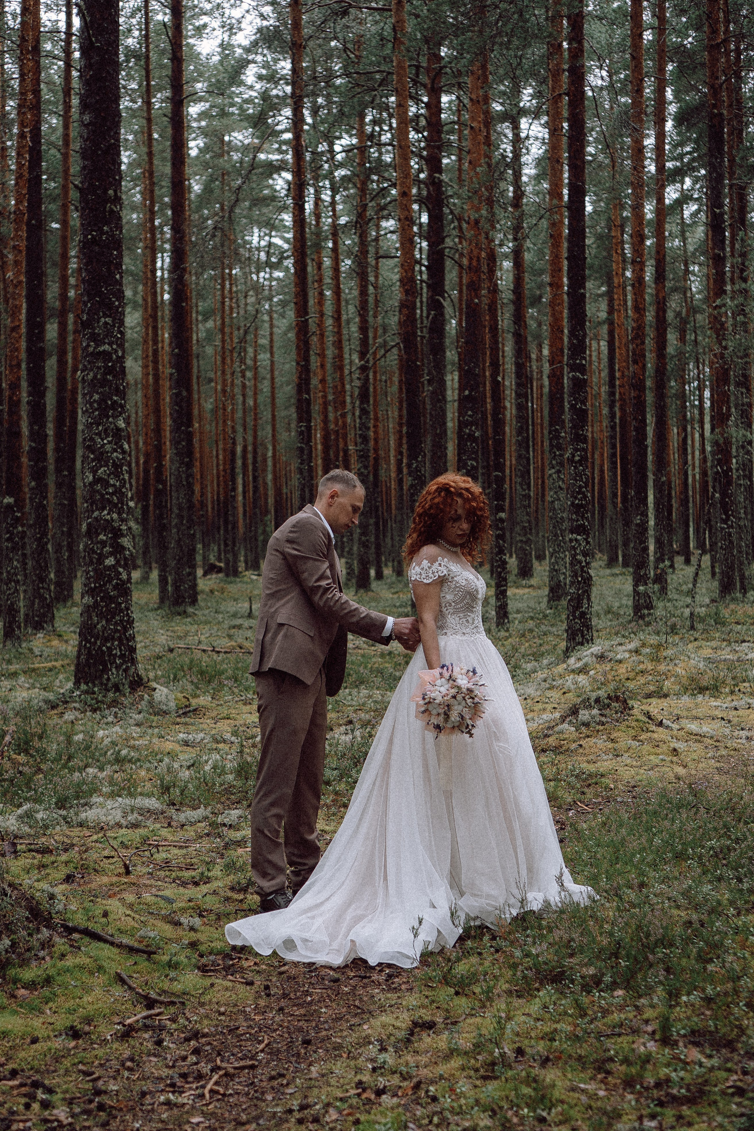 СВАДЕБНАЯ ФОТОСЕССИИЯ ПАРЫ В ГОРОДЕ ПРИОЗЕРСК В СОСНОВОМ ЛЕСУ И С ПИКАПОМ. Профессиональный фотограф, Санкт-Петербург — Виктория Богомолова