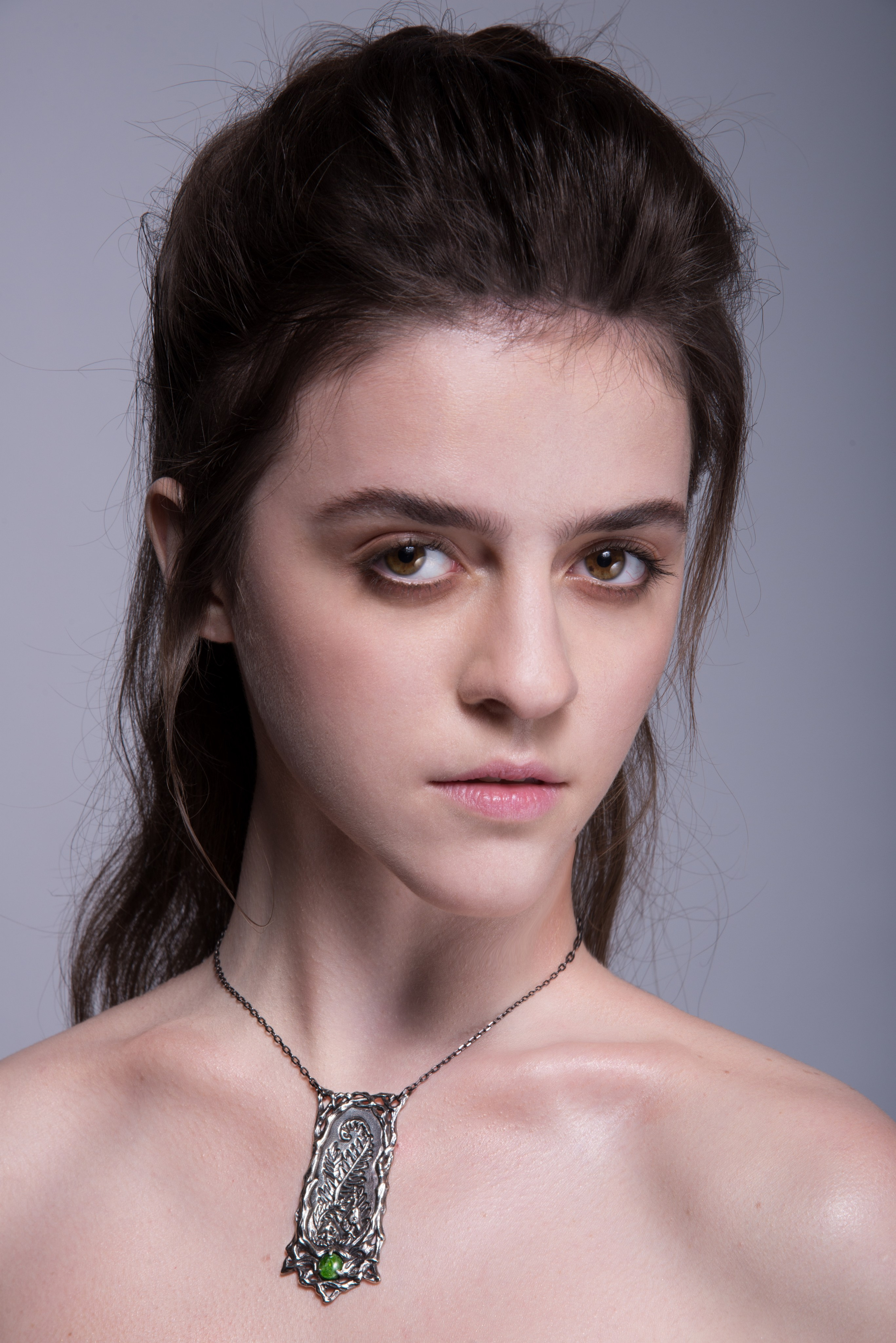 Для бренда украшений. Фотограф Юлия Зимина