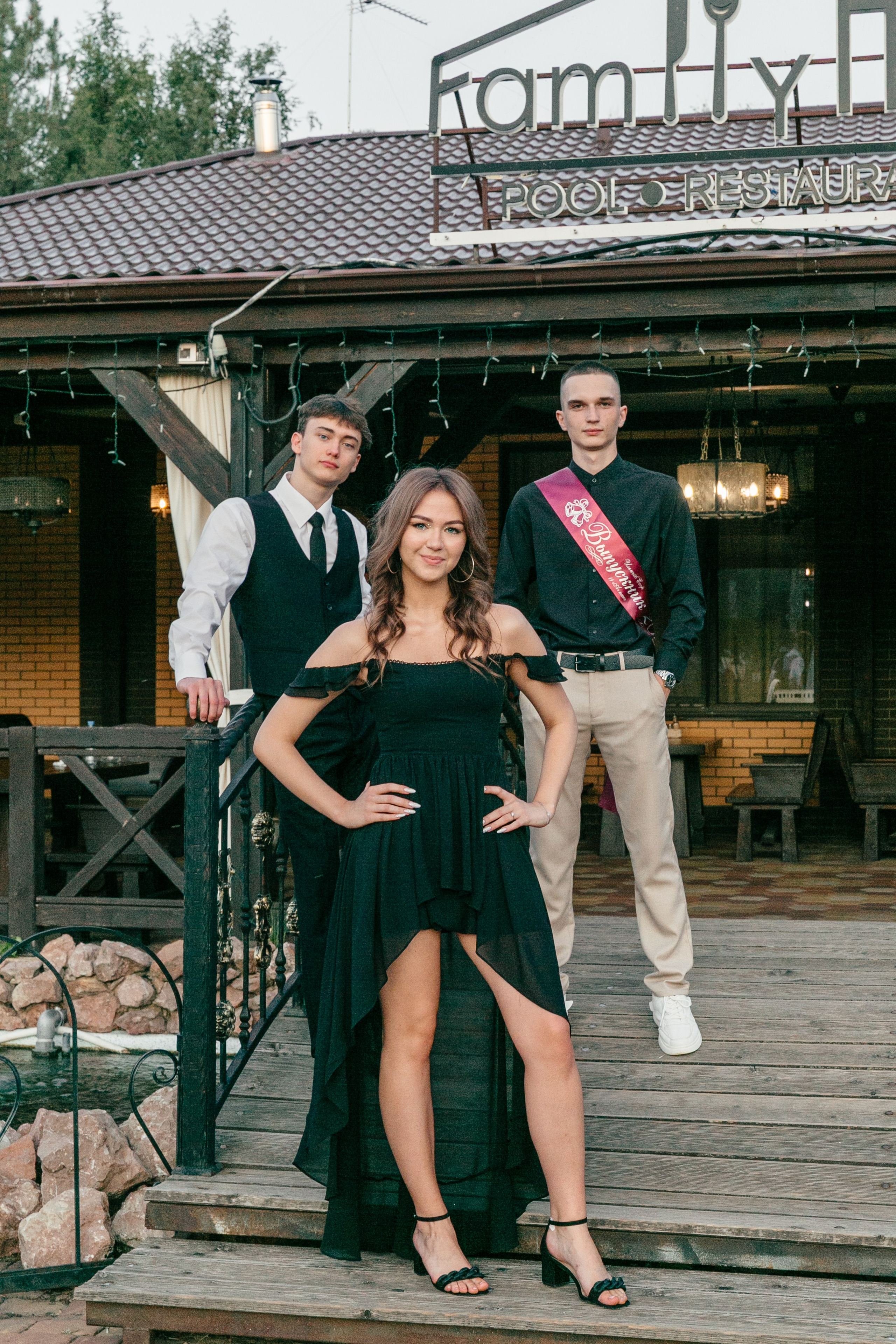 Фотограф на Выпускной. Выпускники