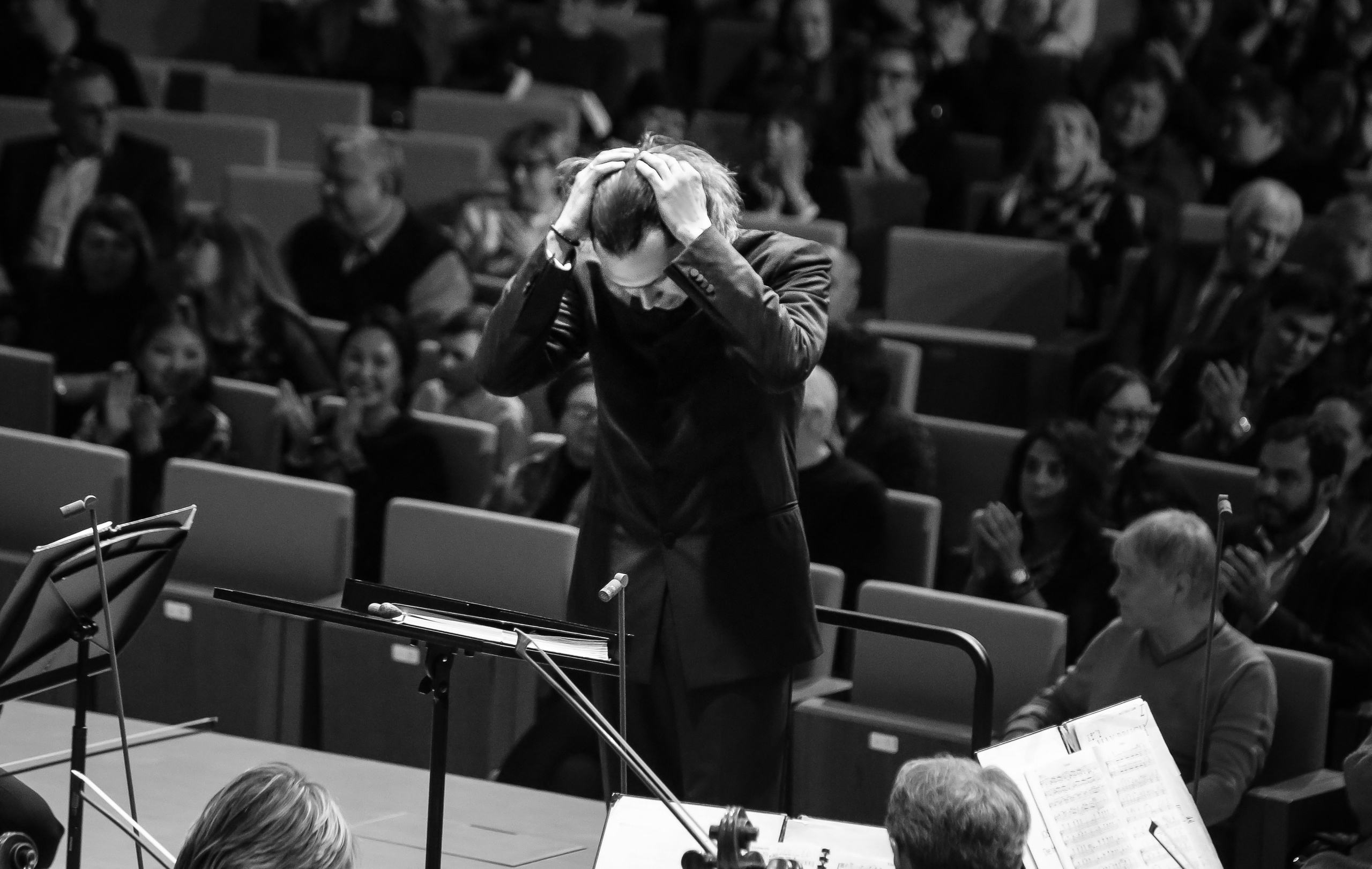 Буря и протест — Владимир Юровский сыграл Гайдна и Шостаковича в новом зале Зарядье. Дарья Письменюк / Darya Leitstern — фотограф, музыкант, журналист, путешественник