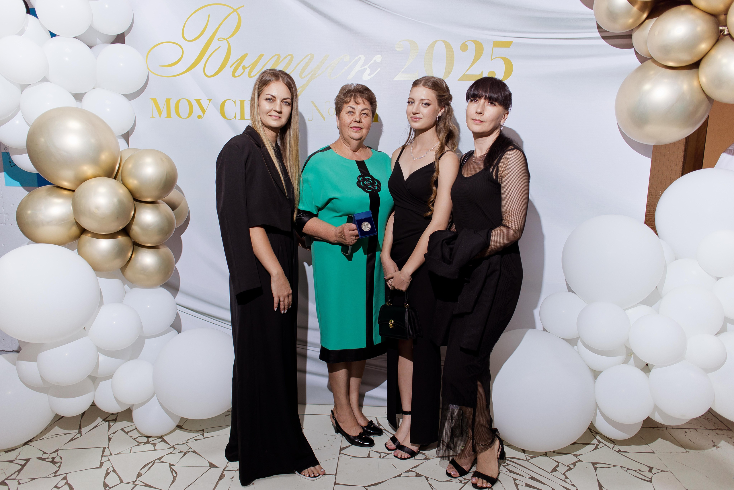 Вручение аттестатов. Свадебный и семейный фотограф Яна Стражева. Волгоград, Москва