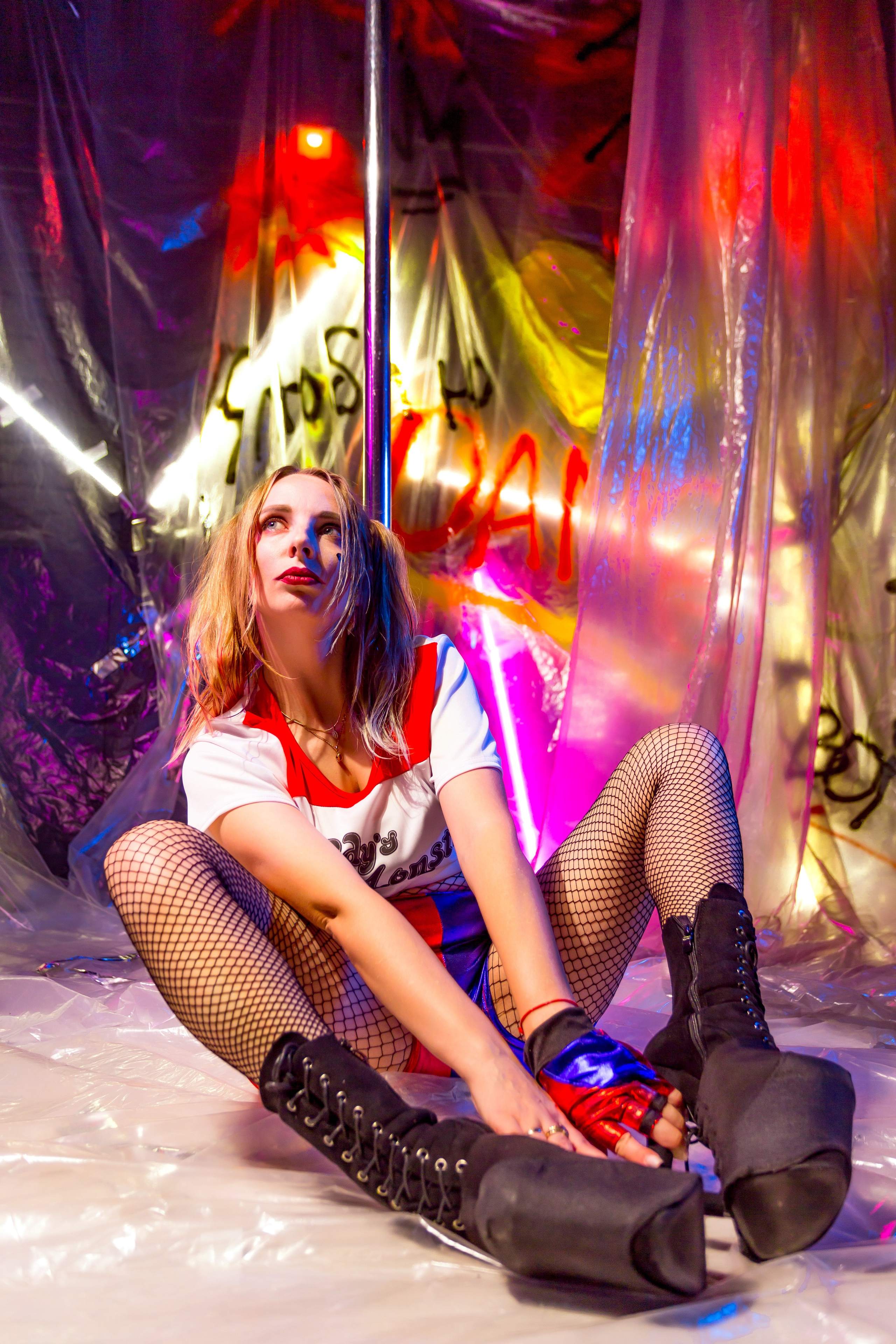 Тематическая фотосессия на пилоне