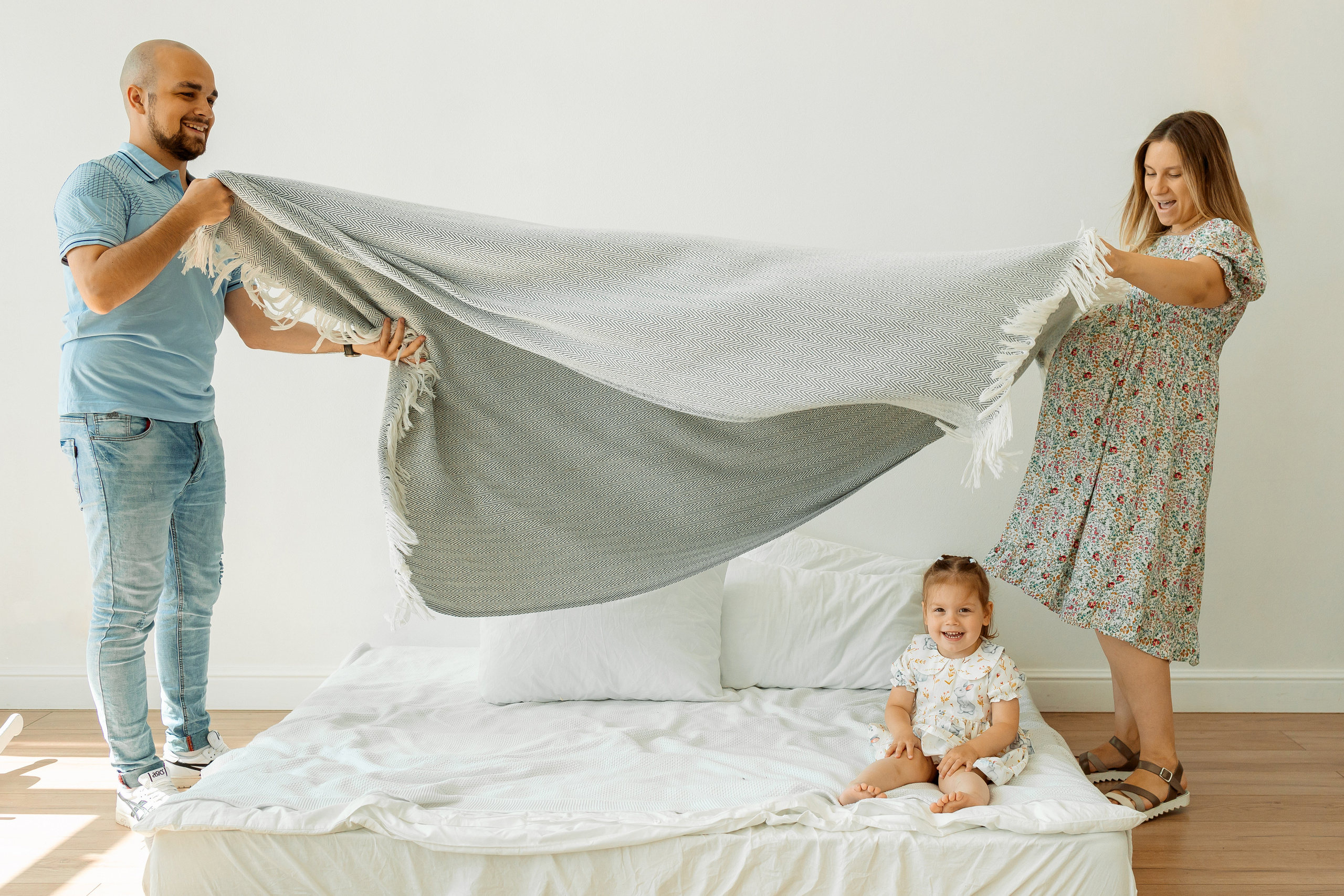Семейная фотосессия в студии Москвы. Семейный Фотограф в Москве Евгения Симоненко