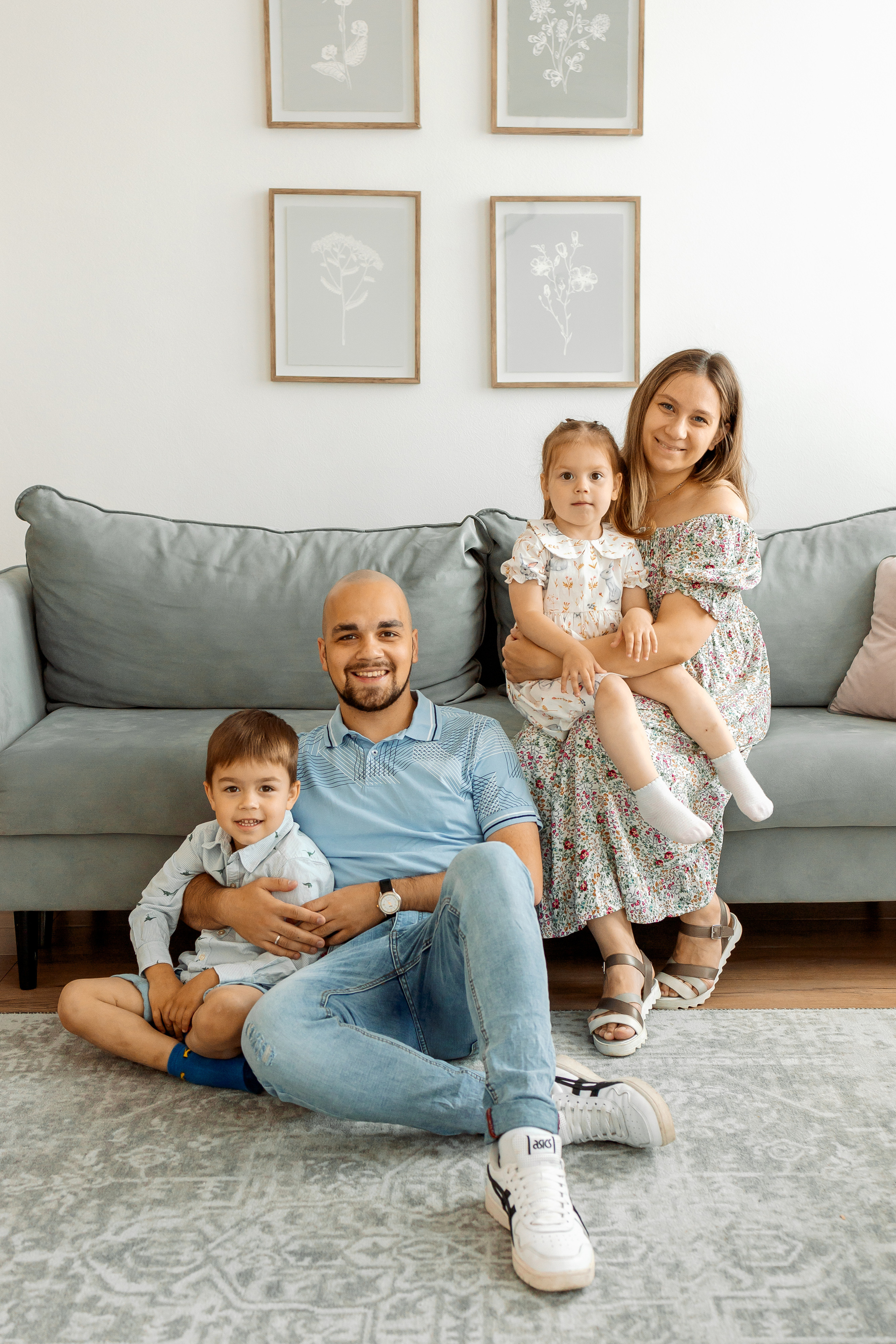 Семейная фотосессия в студии Москвы. Семейный Фотограф в Москве Евгения Симоненко