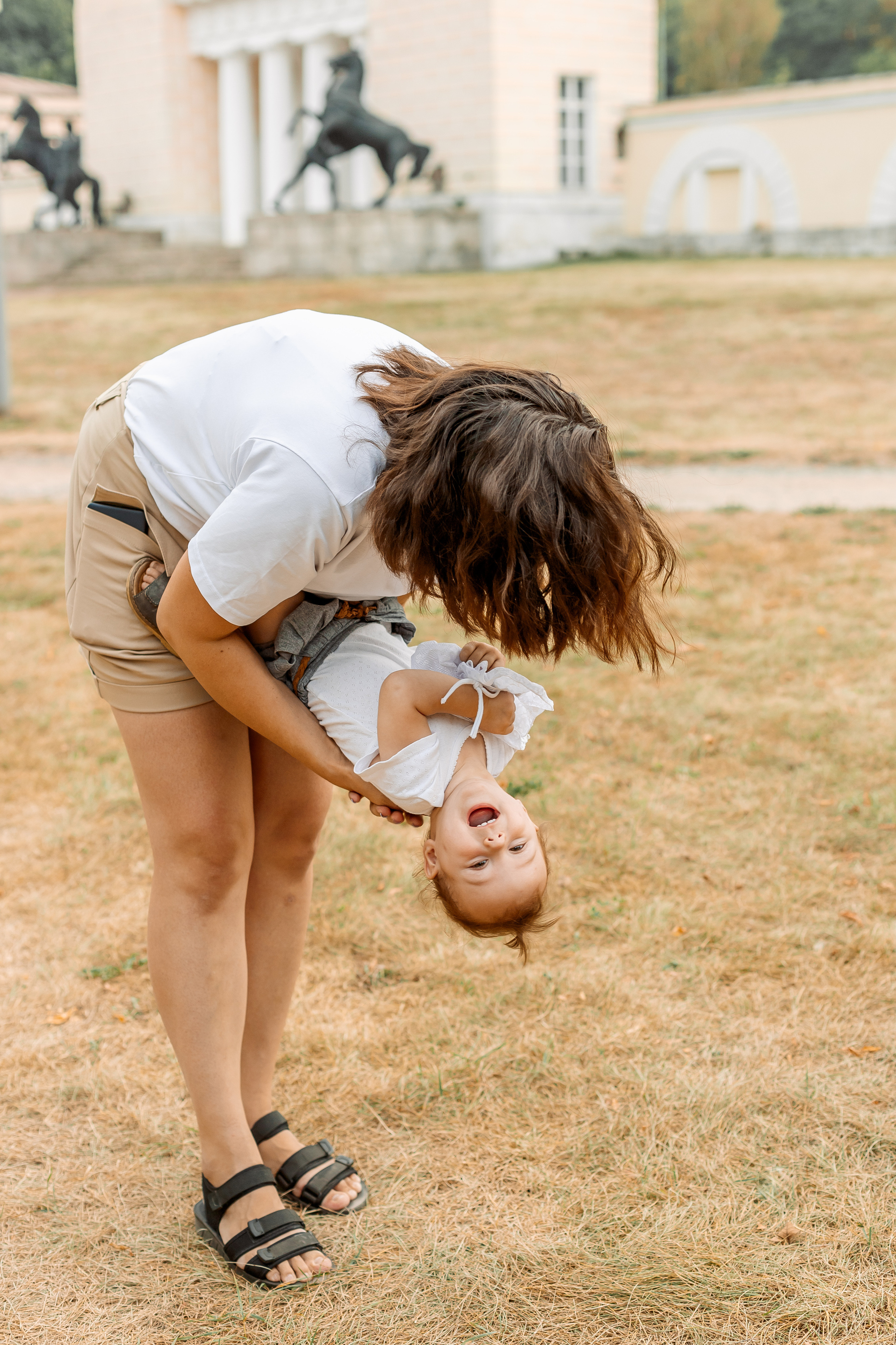 Мама и дочка в парке Кузьминки. Семейный Фотограф в Москве Евгения Симоненко
