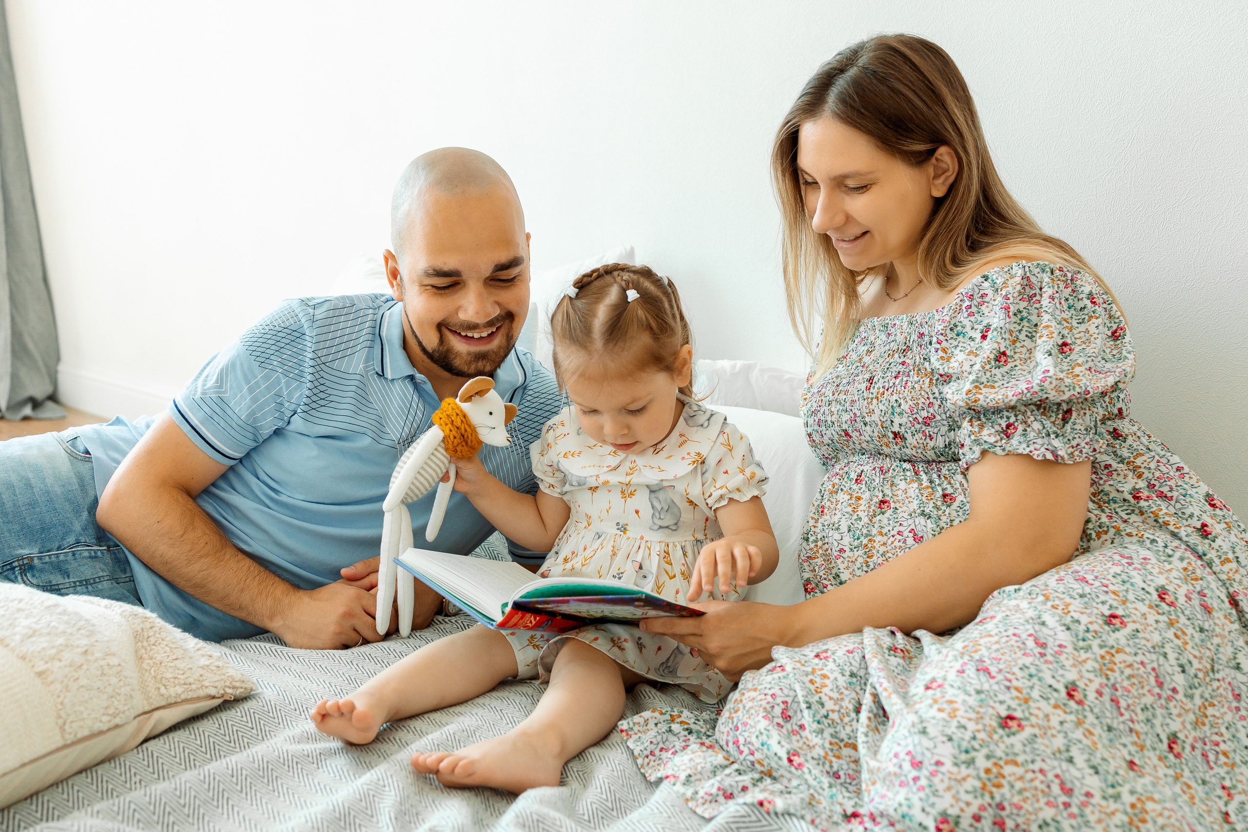 Семейная фотосессия в студии Москвы. Семейный Фотограф в Москве Евгения Симоненко