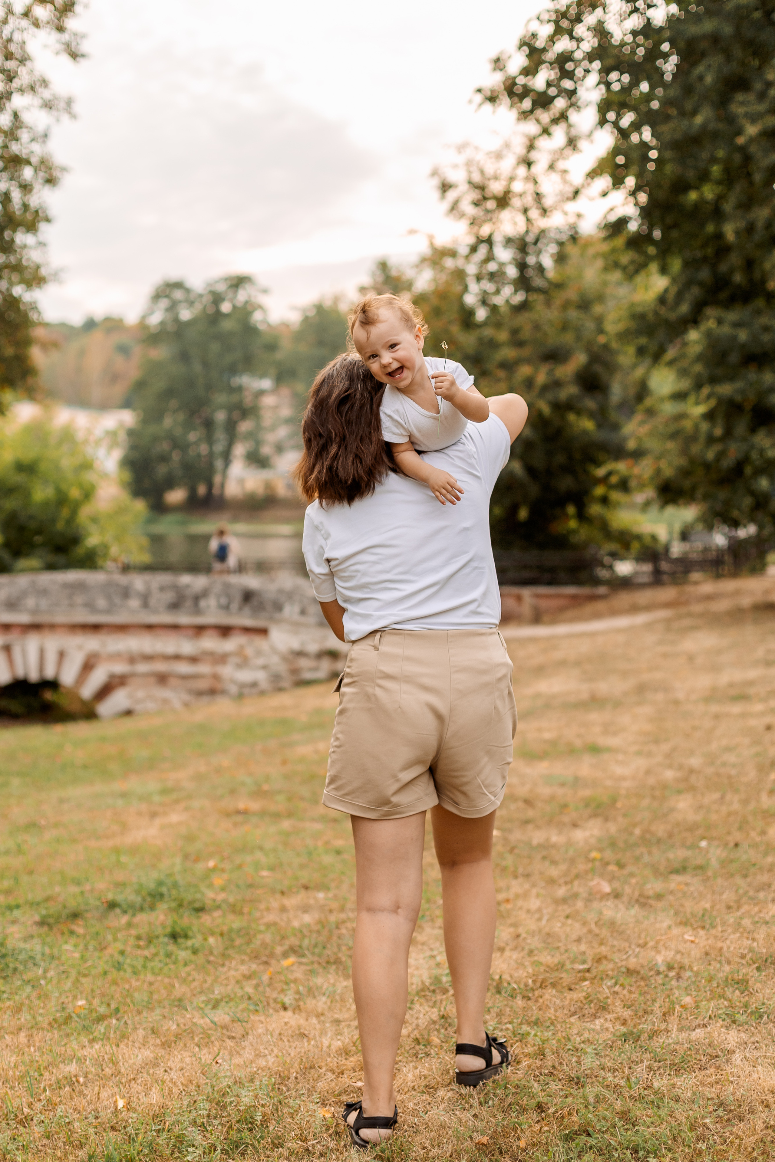 Мама и дочка в парке Кузьминки. Семейный Фотограф в Москве Евгения Симоненко