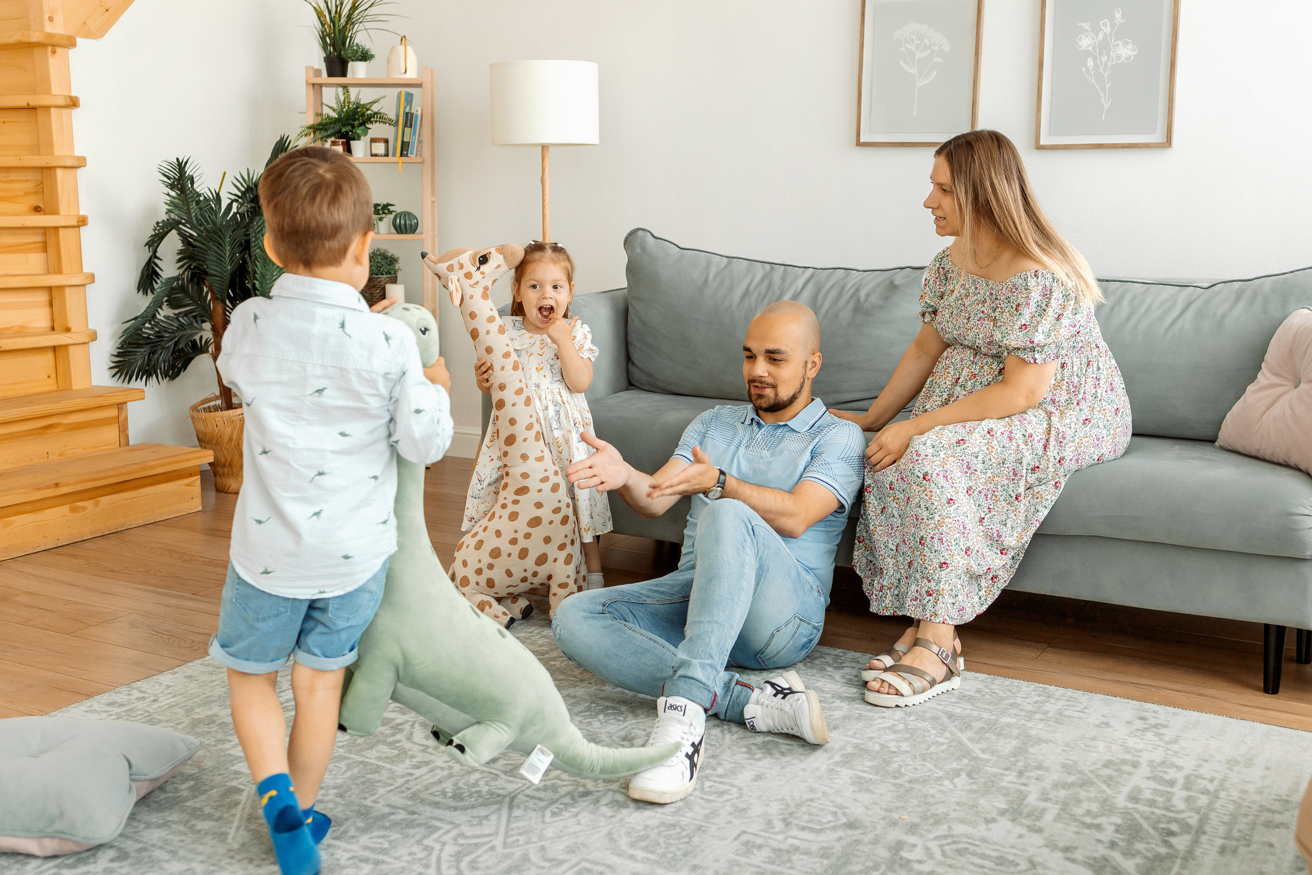 Семейная фотосессия в студии Москвы. Семейный Фотограф в Москве Евгения Симоненко