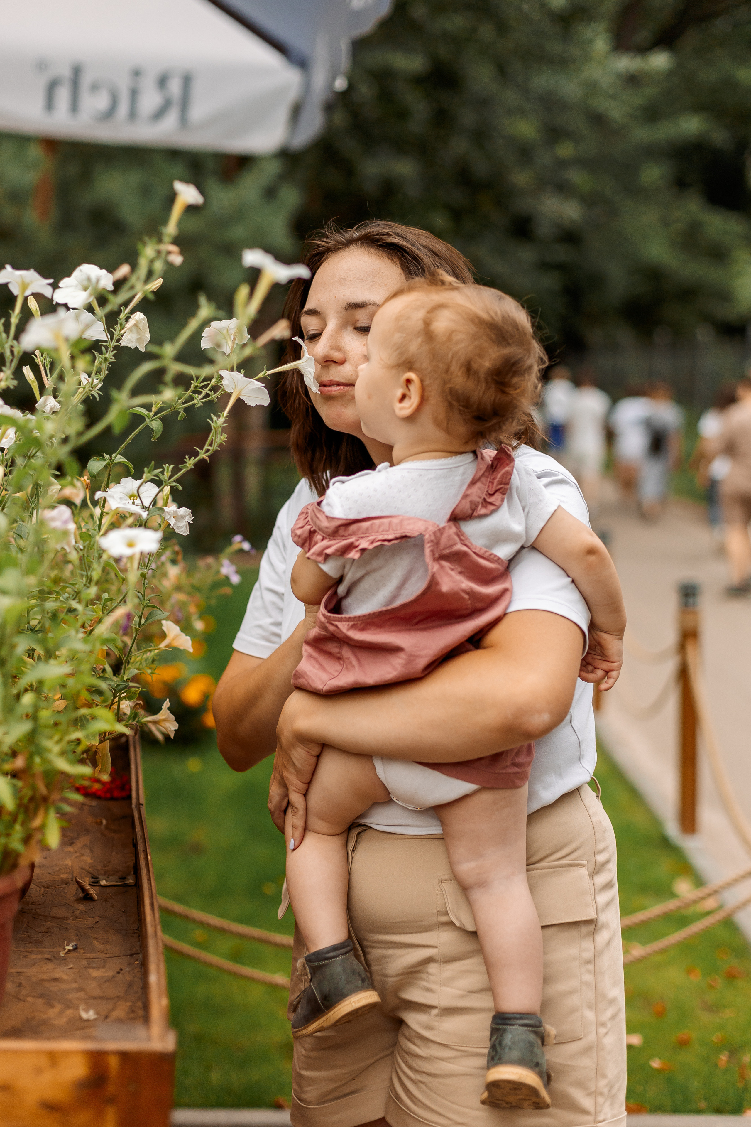 Мама и дочка в парке Кузьминки. Семейный Фотограф в Москве Евгения Симоненко