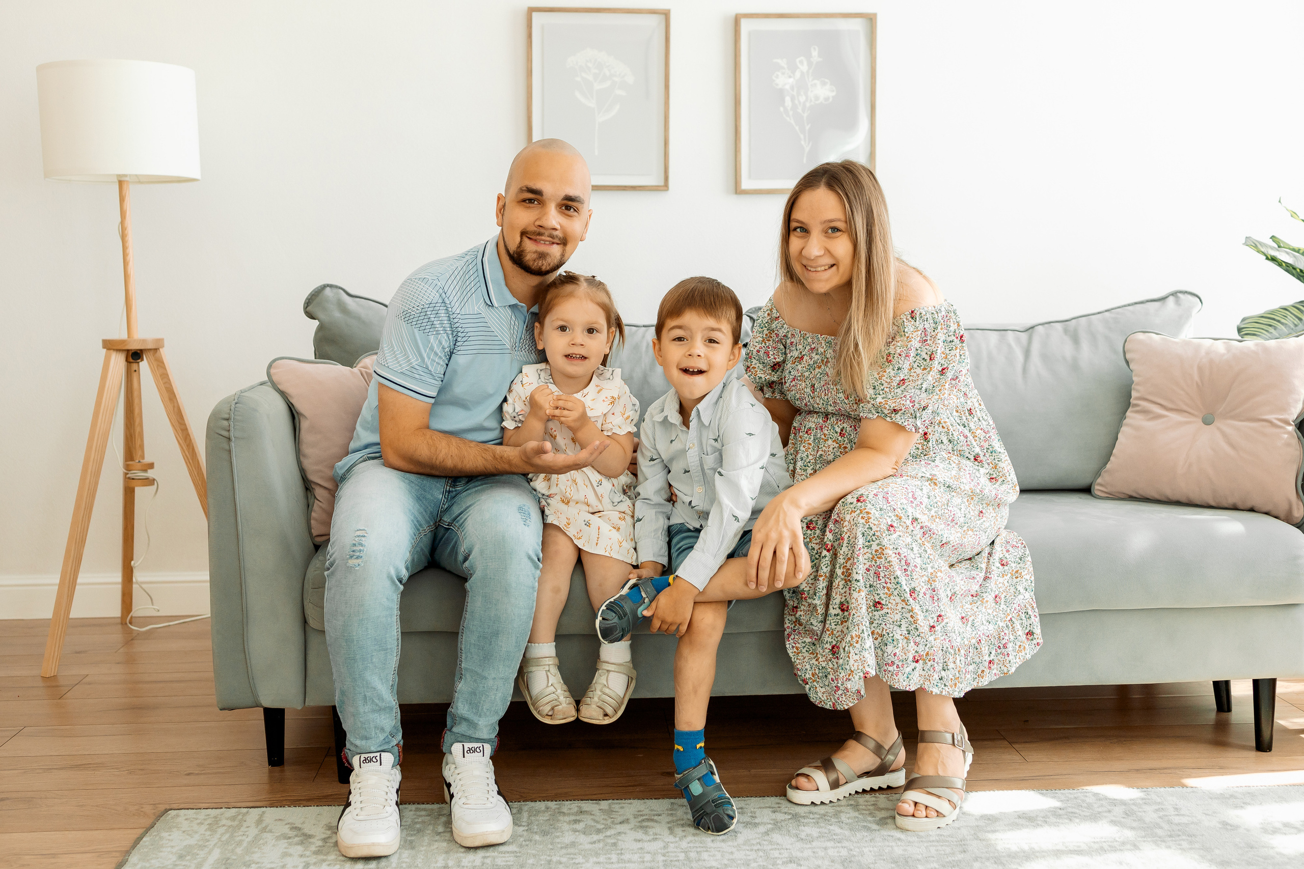 Семейная фотосессия в студии Москвы. Семейный Фотограф в Москве Евгения Симоненко