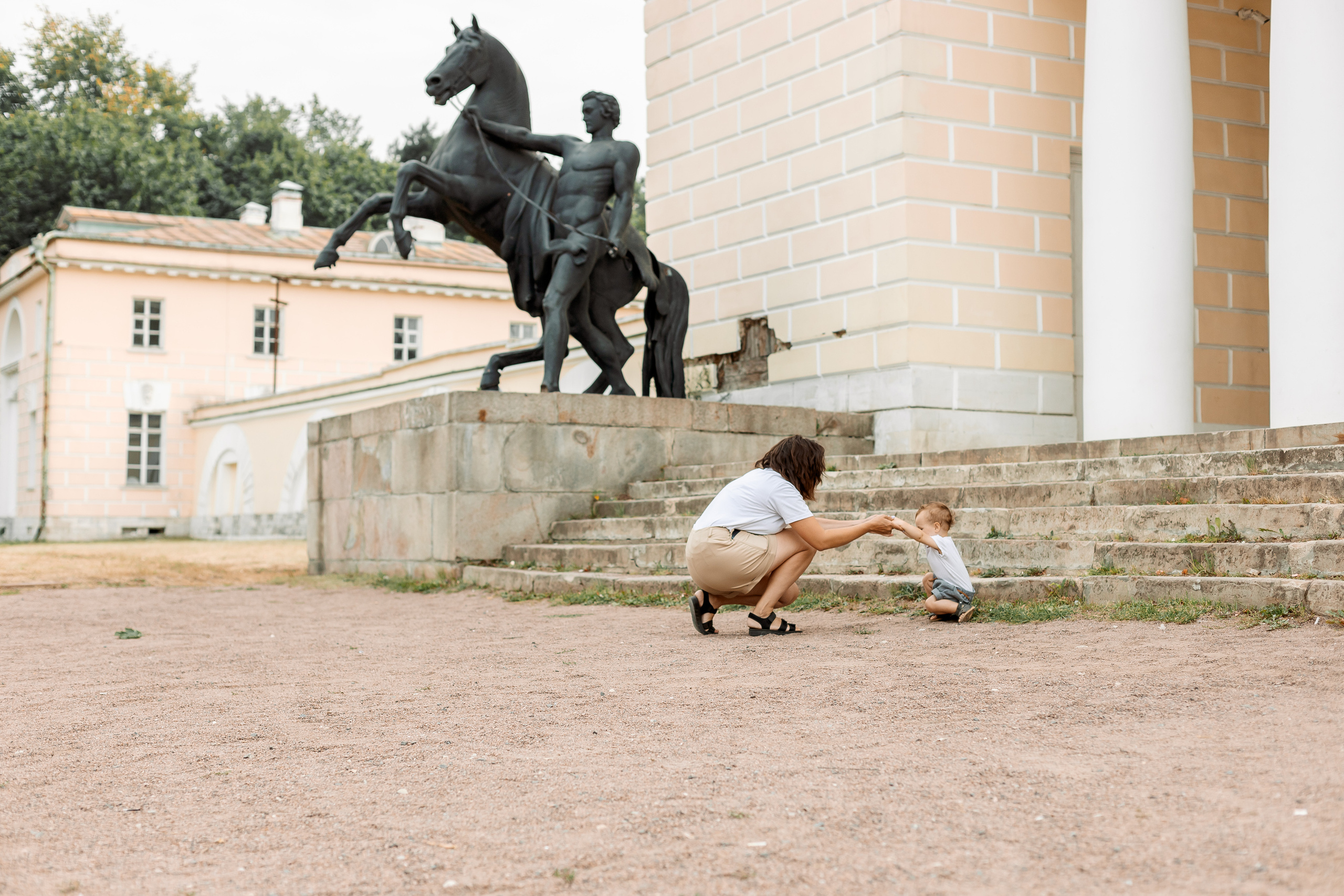Мама и дочка в парке Кузьминки. Семейный Фотограф в Москве Евгения Симоненко