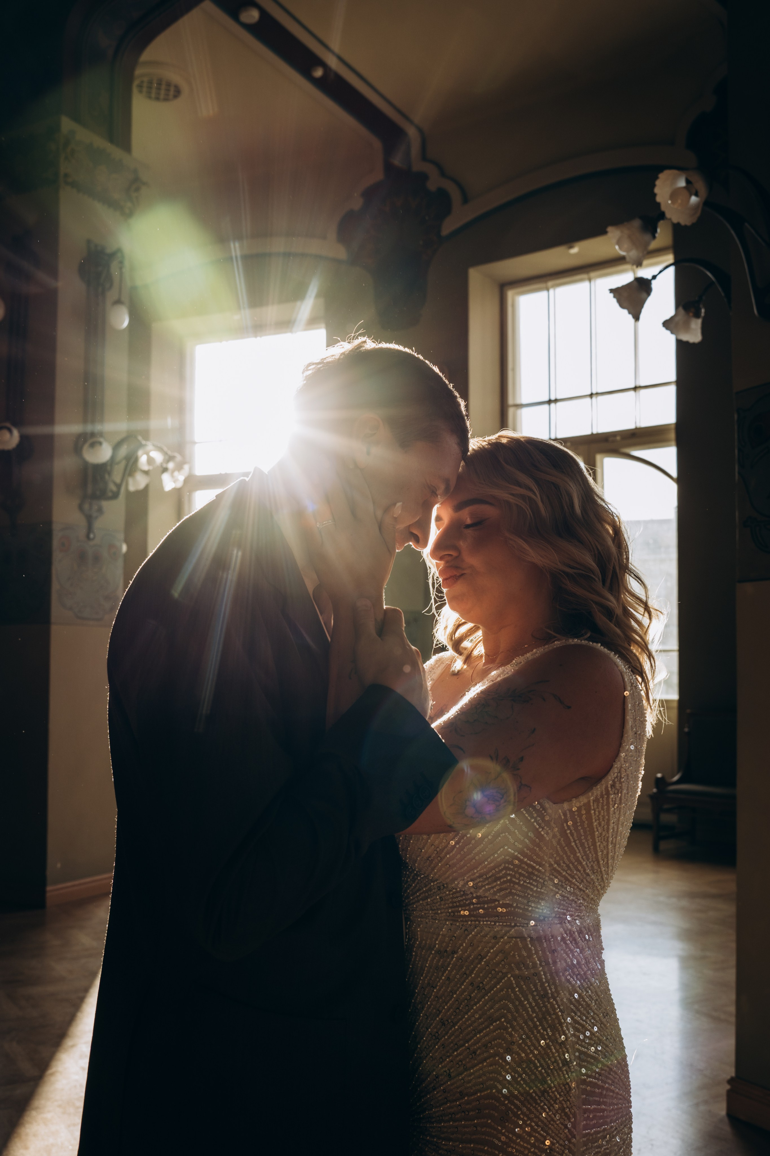 Качественная свадебная съемка в Москве — романтичные и динамичные фотографии с профессиональной обработкой.