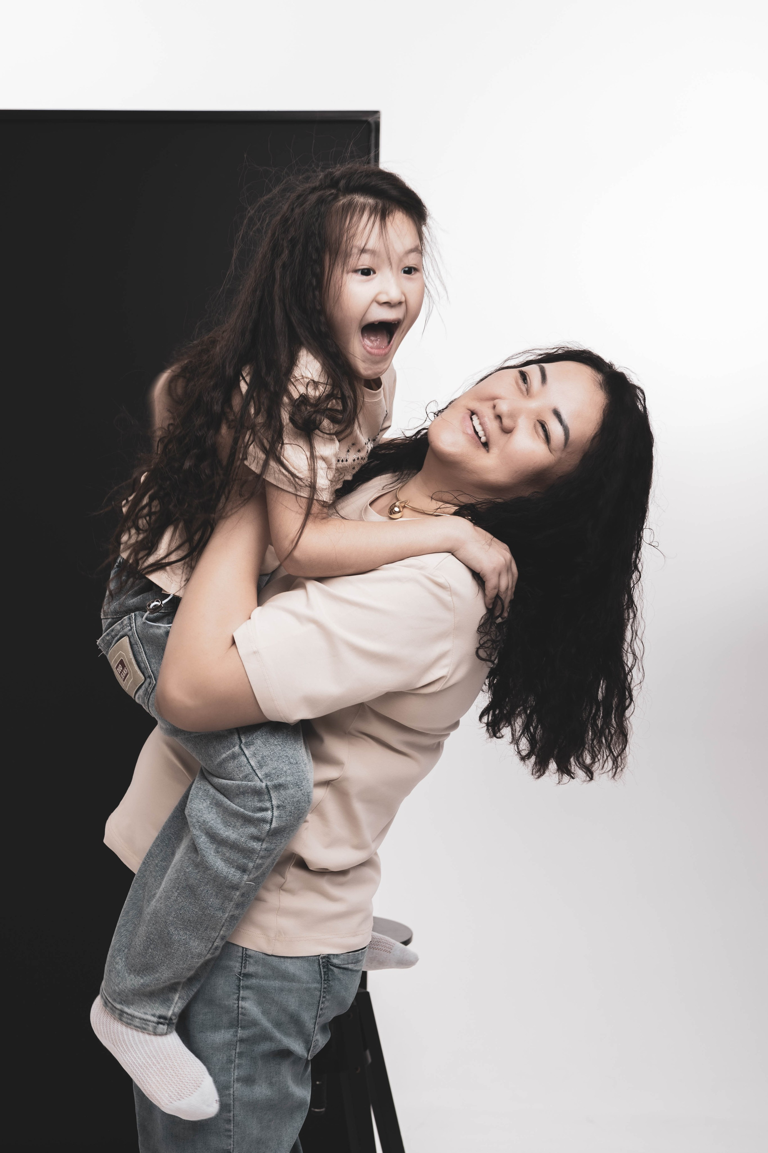 Детская семейная фотосессия в Алматы — профессиональный детский фотограф. Фотограф Алматы