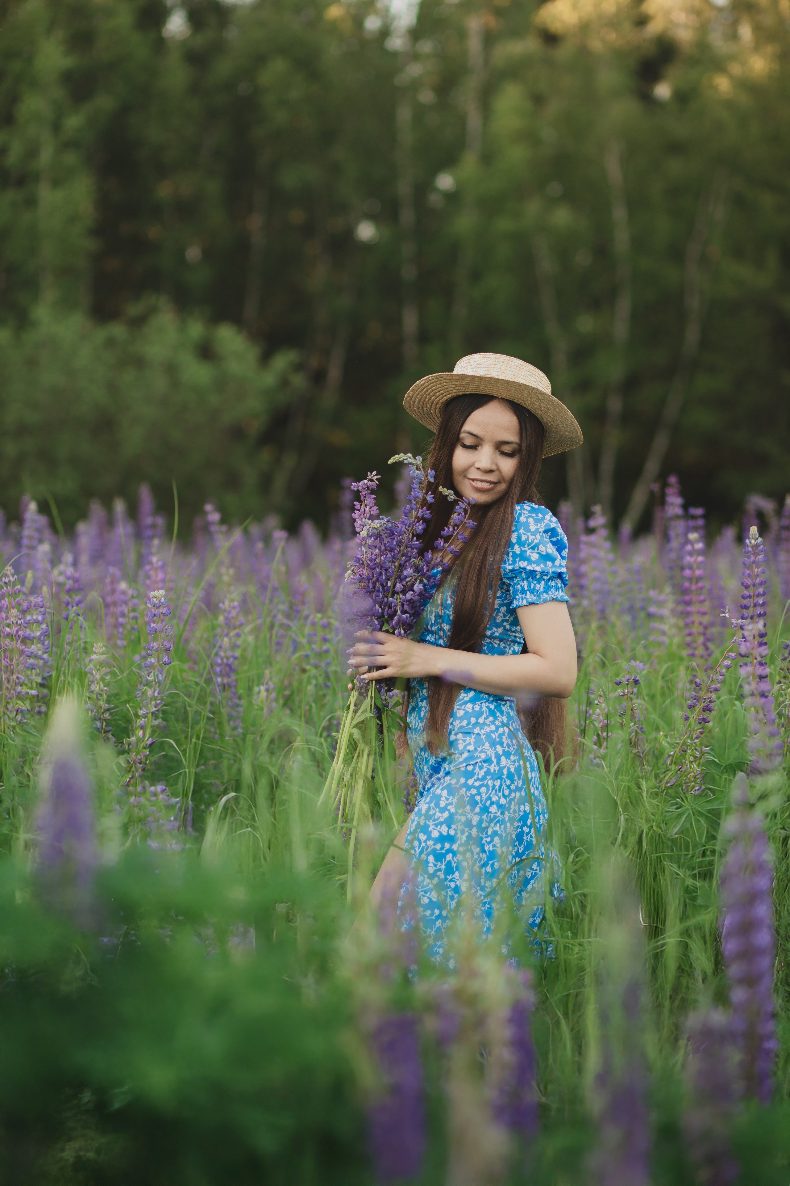 Таня в люпинах — бренд‑фотосессия в Москве, О проекте: люпиновый образ и атмосфера, Почему выбраны люпины?, Что мы создаём вместе, Образы и стилизация, Локация и настроение, Где использовать фото, Забронируйте съёмку, бренд-фотосессия в люпинах, люпины в Москве, визуальный контент для экспертов, фотосессия для личного бренда, Катерина Сысуева, rina_sphoto