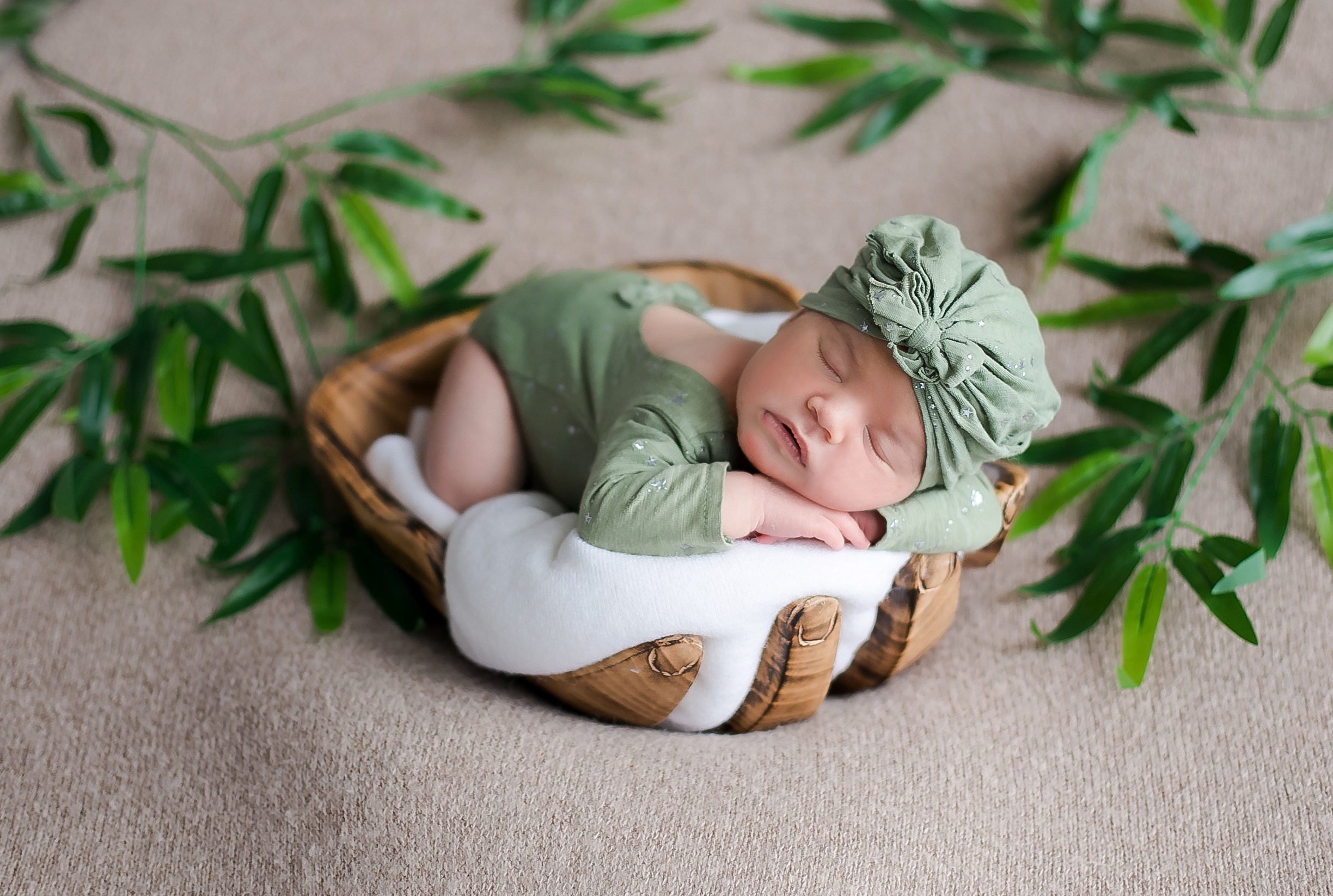 Newborn девочки. Главная