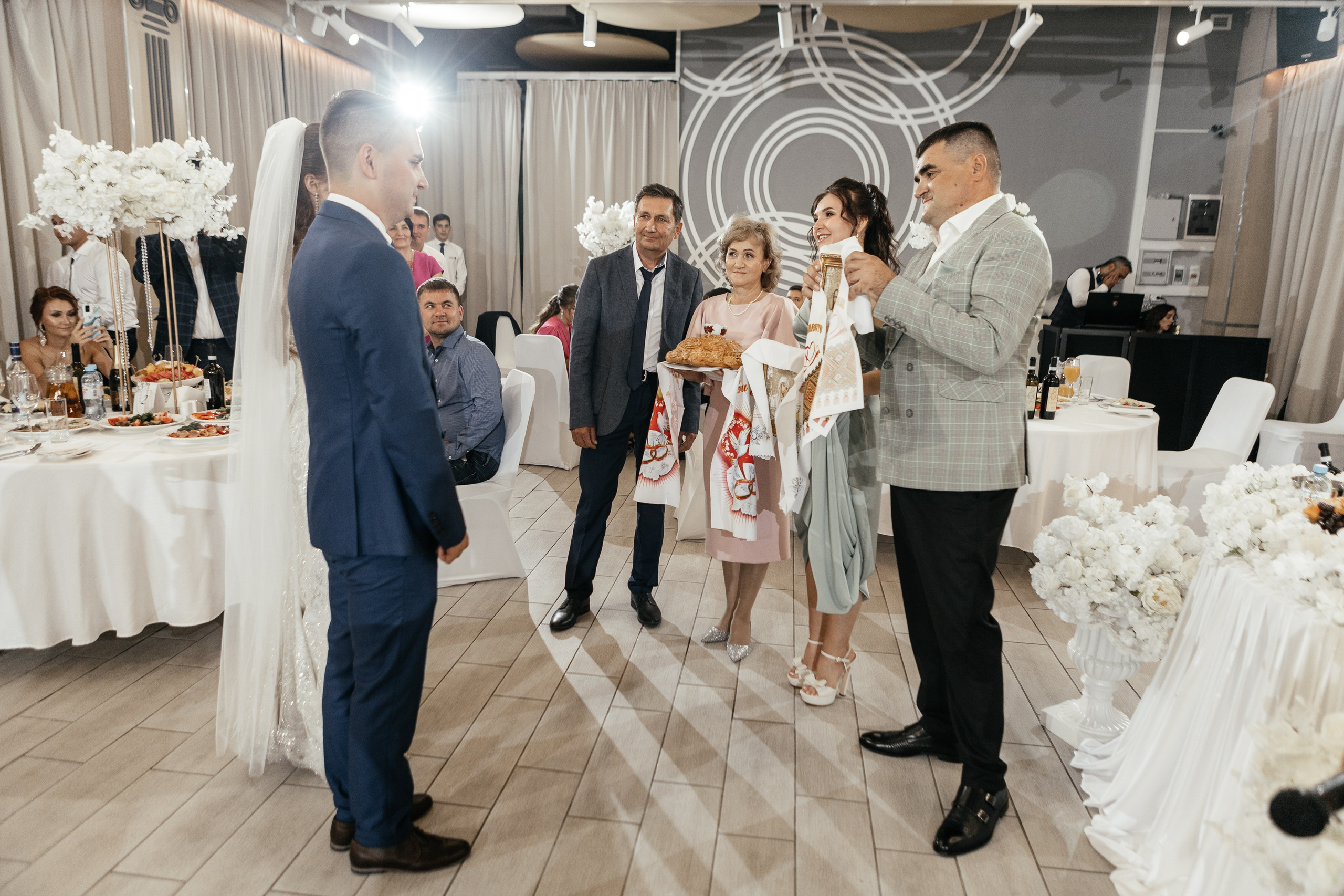 Свадебный фотограф Уфа — Руслан ГабдлисламовЖивые эмоции, красивые кадры, воспоминания на всю жизнь.Работаю по всей Республике Башкортоста. Свадебный фотограф Уфа Руслан Габдлисламов