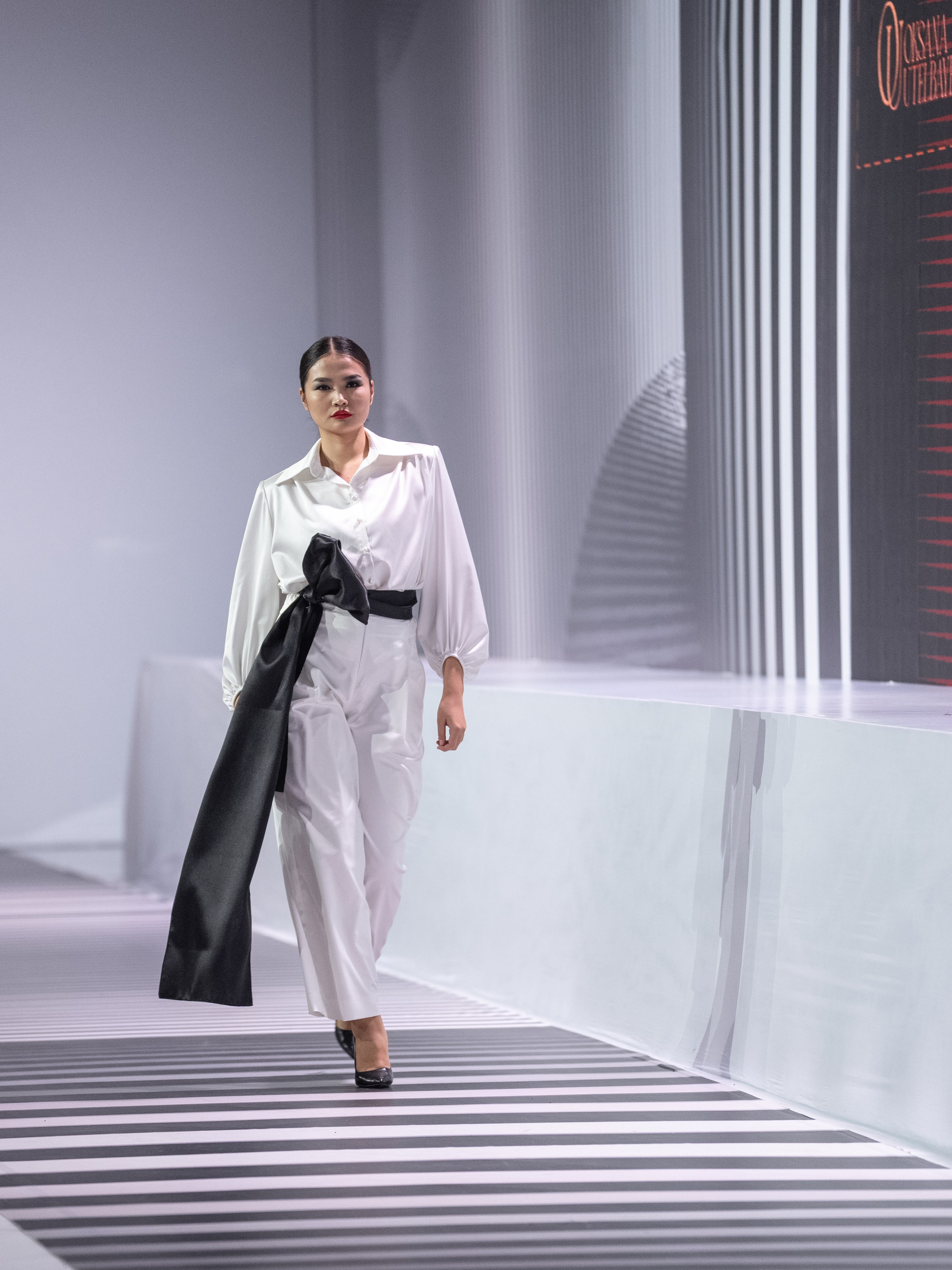 OKSANA UTELBAEVA. Сайт Алматинского НЮ АРТ, будуар и фэшн фотографа Дениса Карпенко