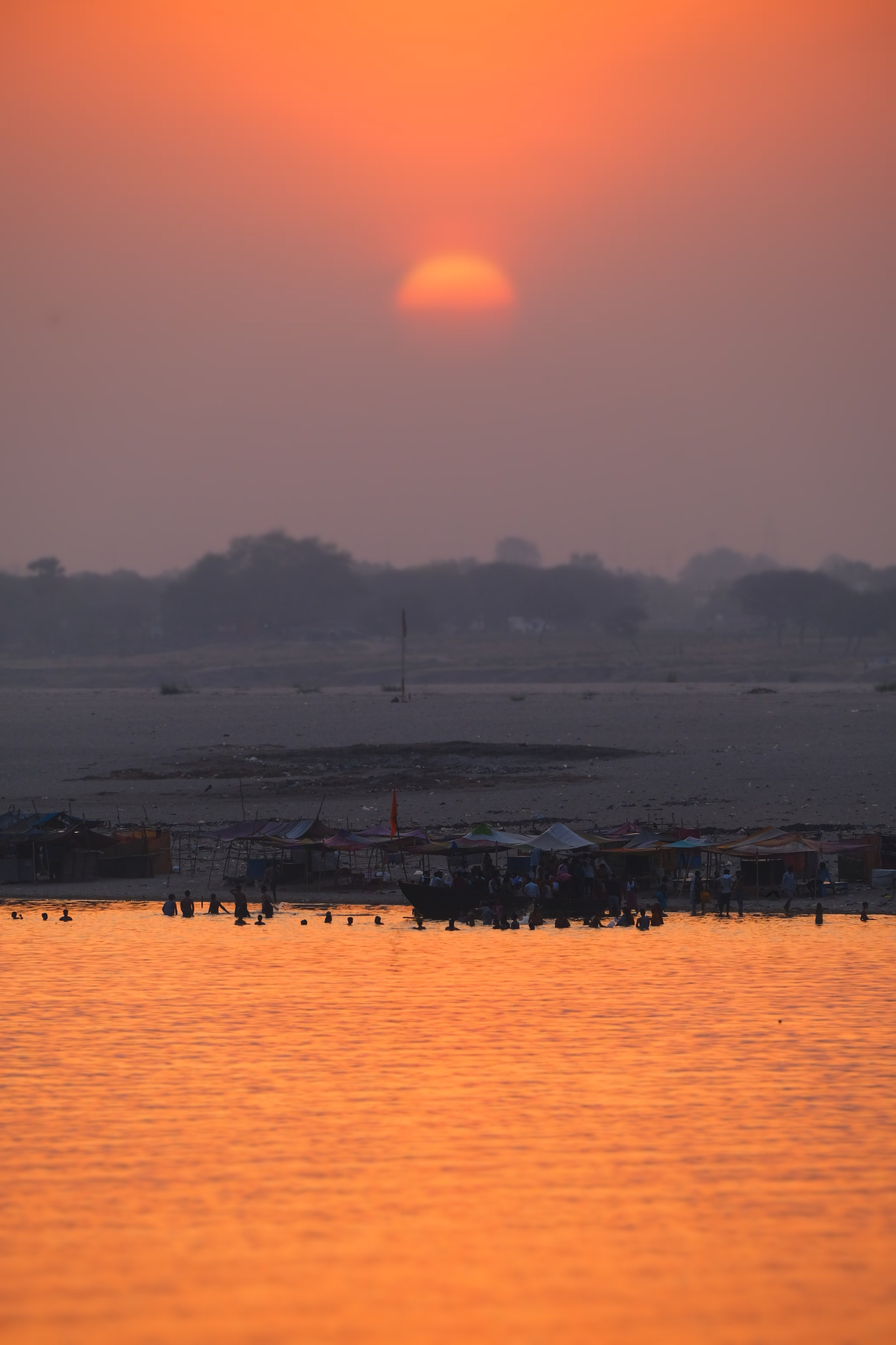 VARANASI. Https://www.instagram.com/paparrazzio