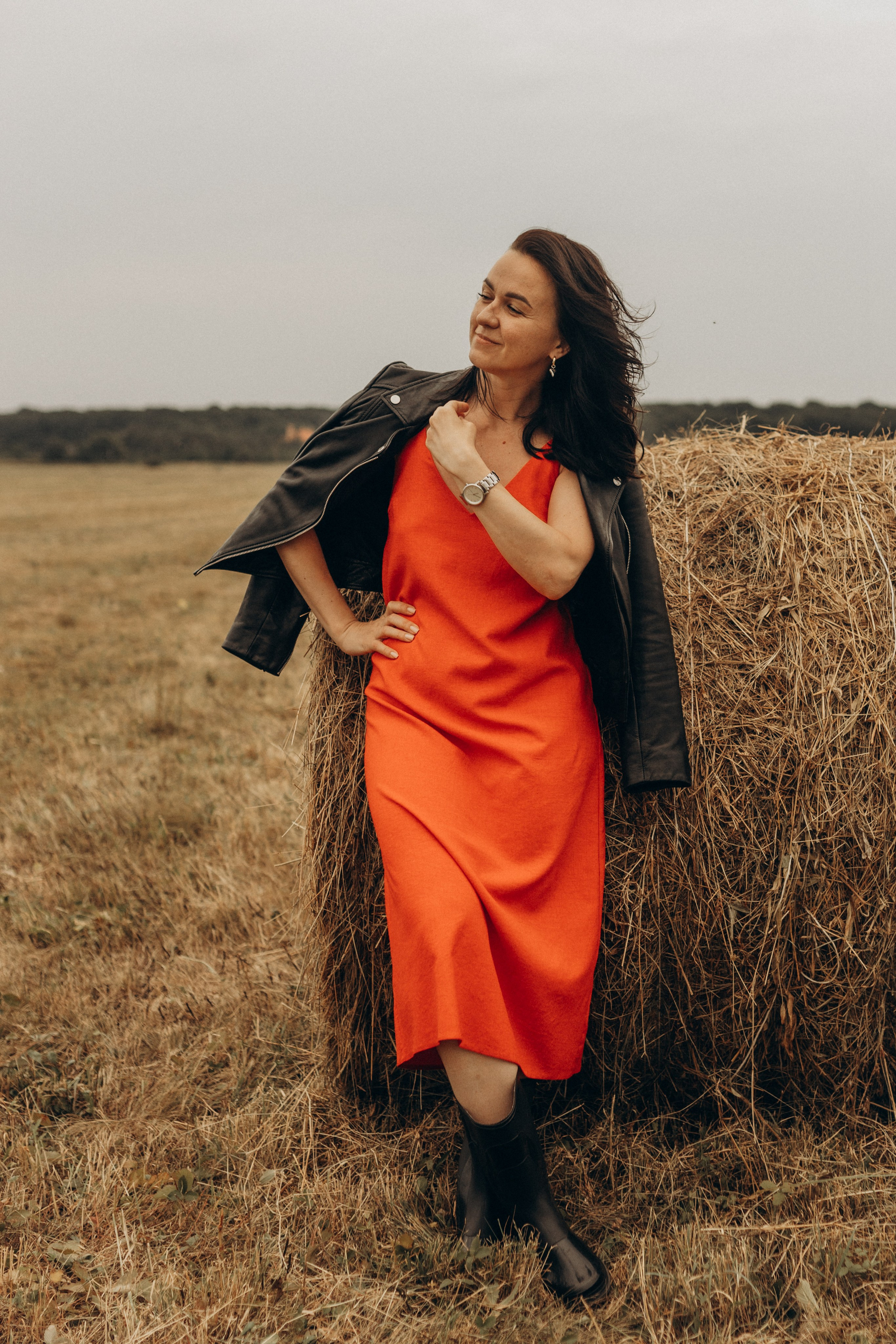 Кристина — индивидуальная фотосессия (стога, поле). Фотограф в Ставрополе Svetlana Matveeva