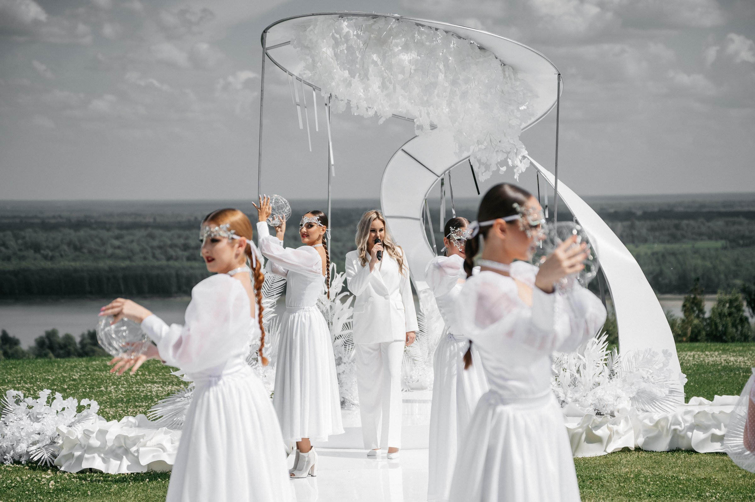 Выступления на банкетных площадках. Танцевальная шоу-группа «GRANAT»