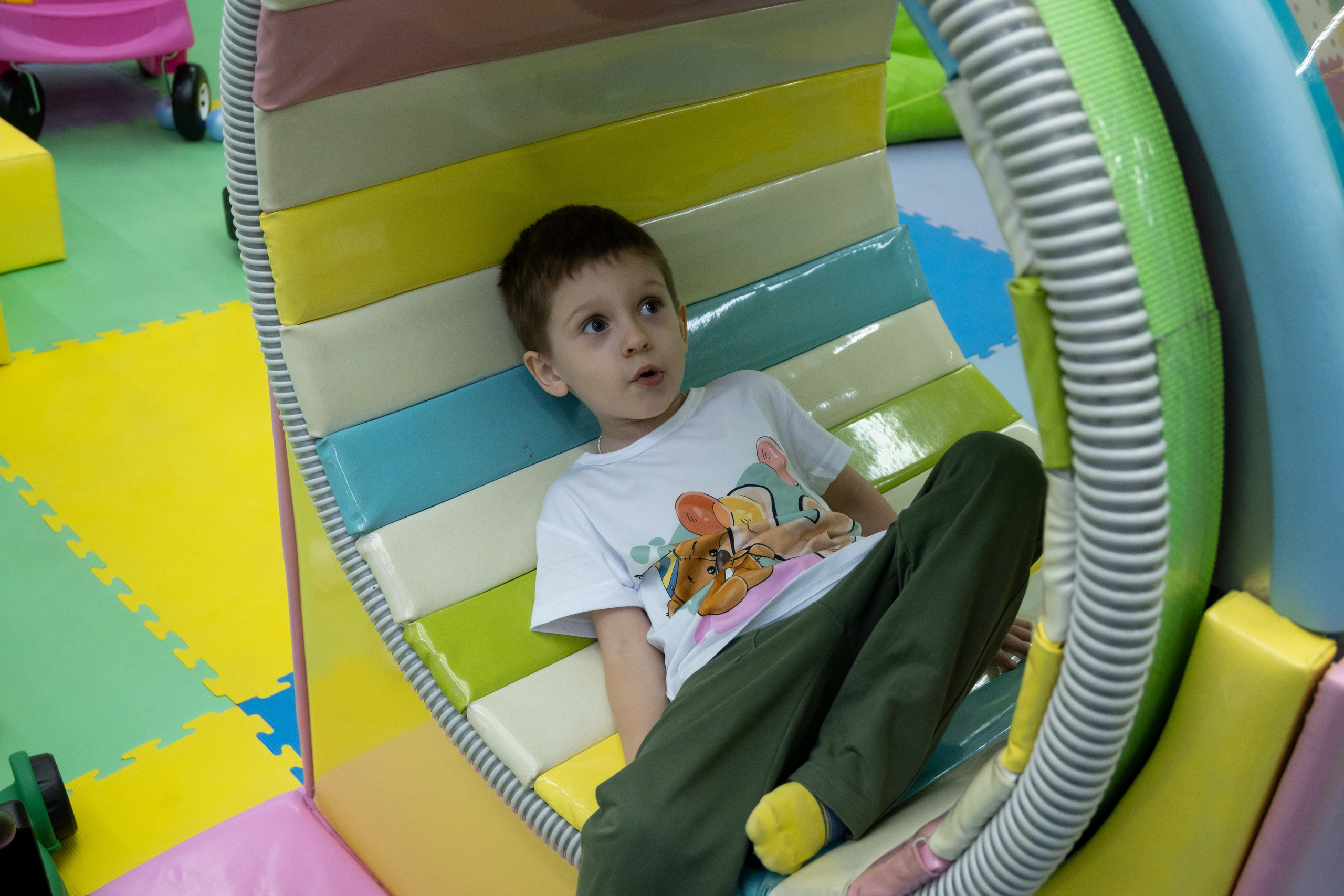 Маленький именинник в игровой комнате. Фотограф и видеограф в Москве Анна Матюхина