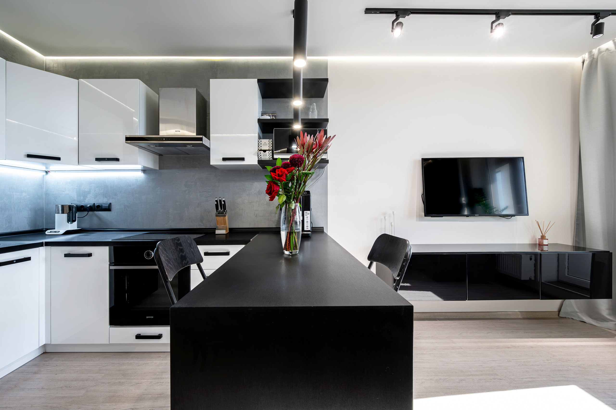 Квартира под суточную аренду на ул. Тамбасова. Интерьерный фотограф. Фото- видеосъемка недвижимости Санкт-Петербург