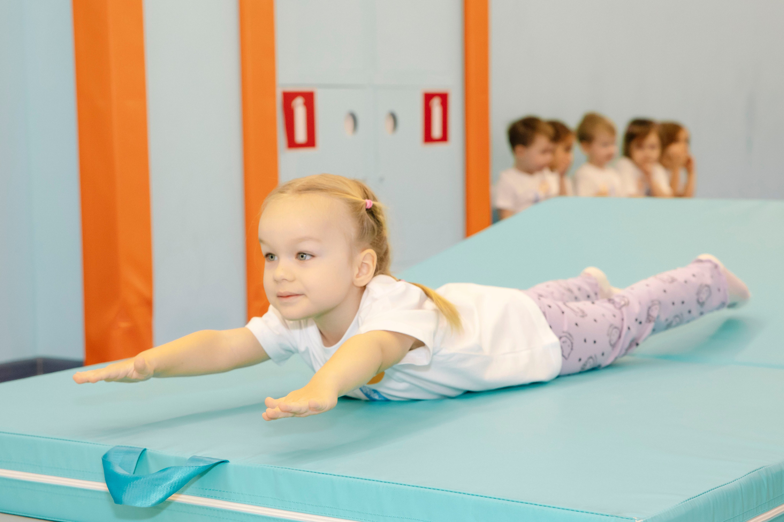 Соревнования по гимнастике в Gymkids Чертаново. Профессиональный фотограф в Москве | Заказать фотосессию и съемку