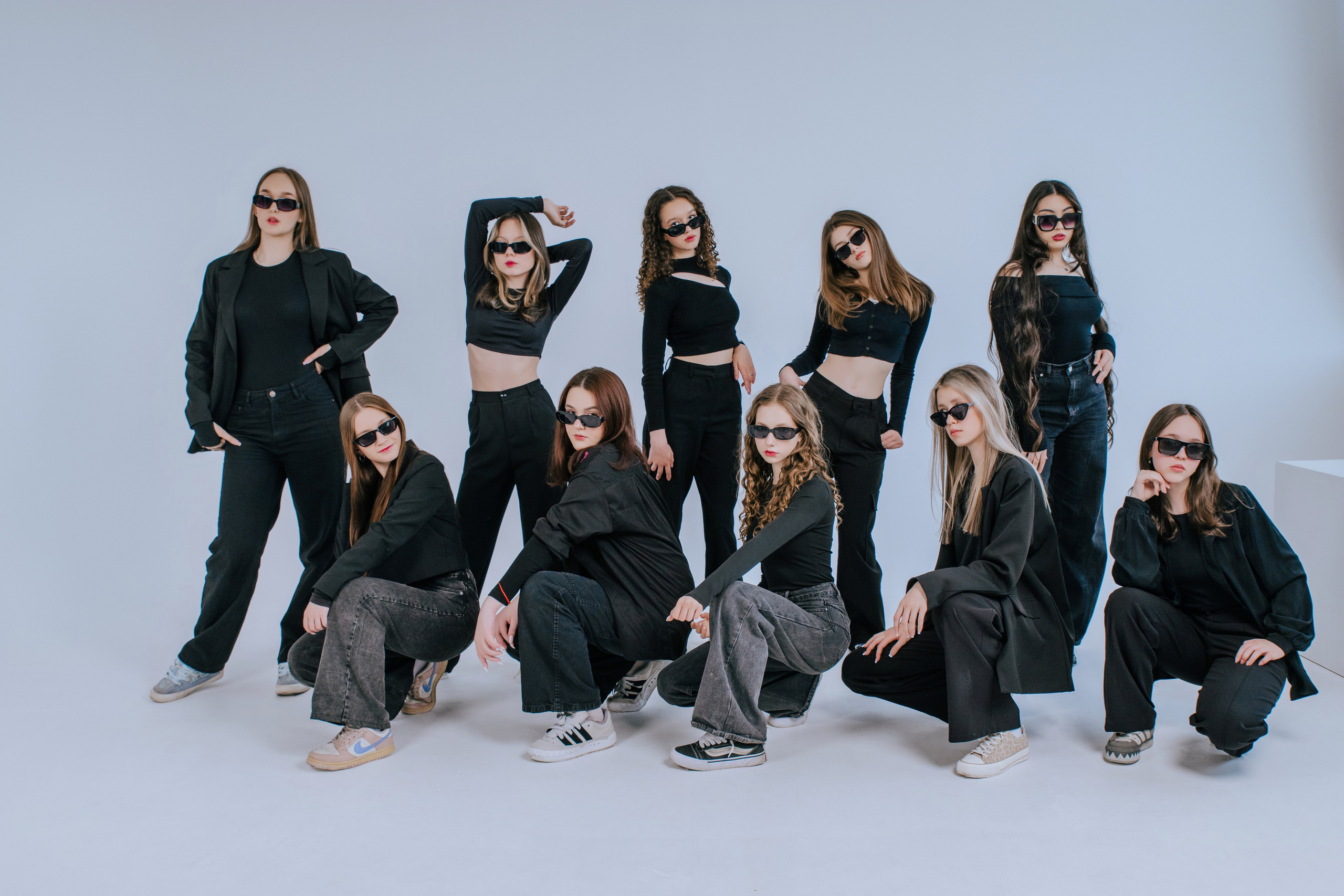 Гимназия им. Сайбеля — Выпуск 2024, 9 класс. Фотограф Ярмишко Дарья. Выпускные фотокниги