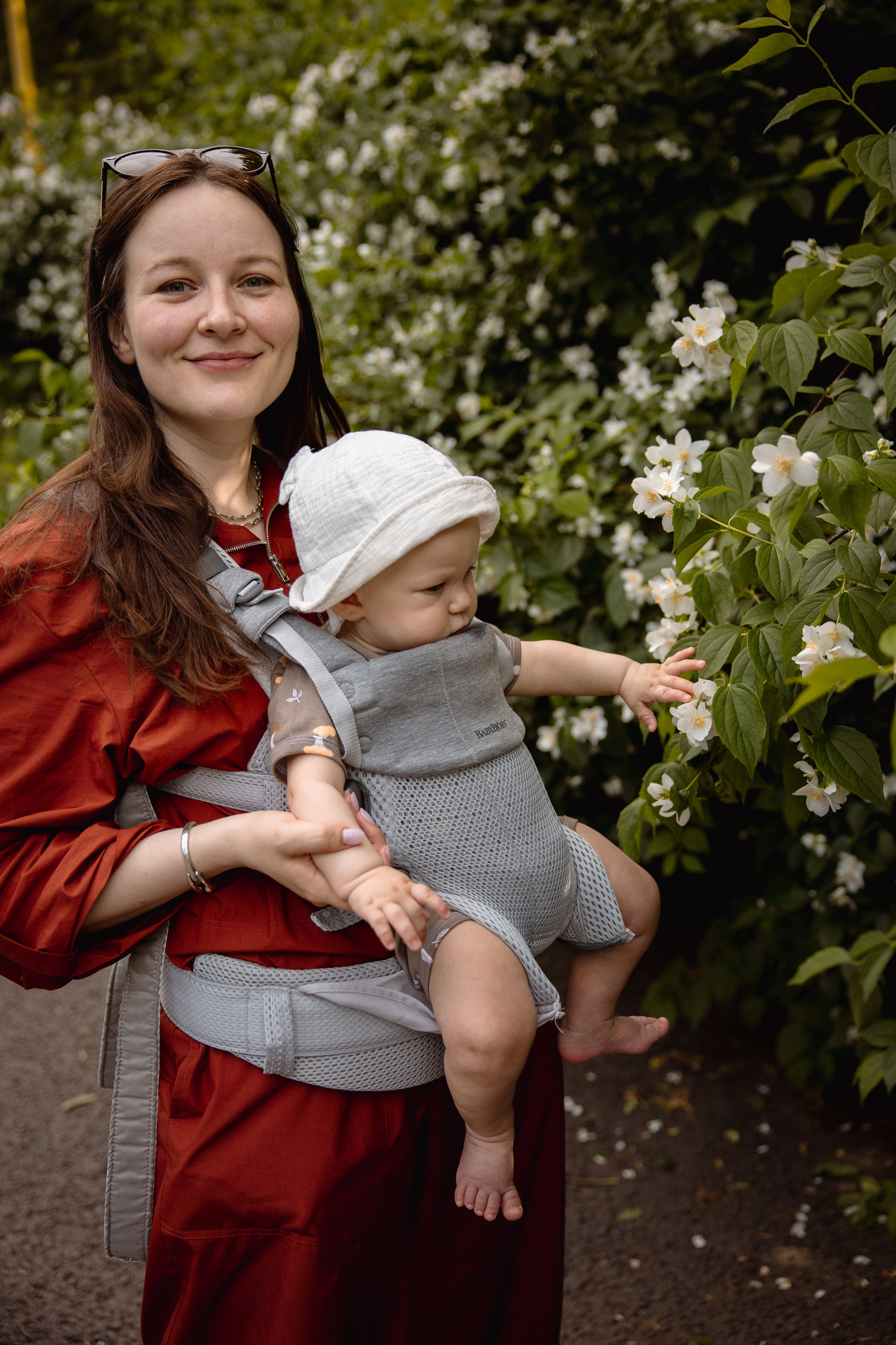 Настя с сыном у Alma-Mater. Ваш семейный newborn и lifestyle фотограф в СПБ Наталья Журавлева