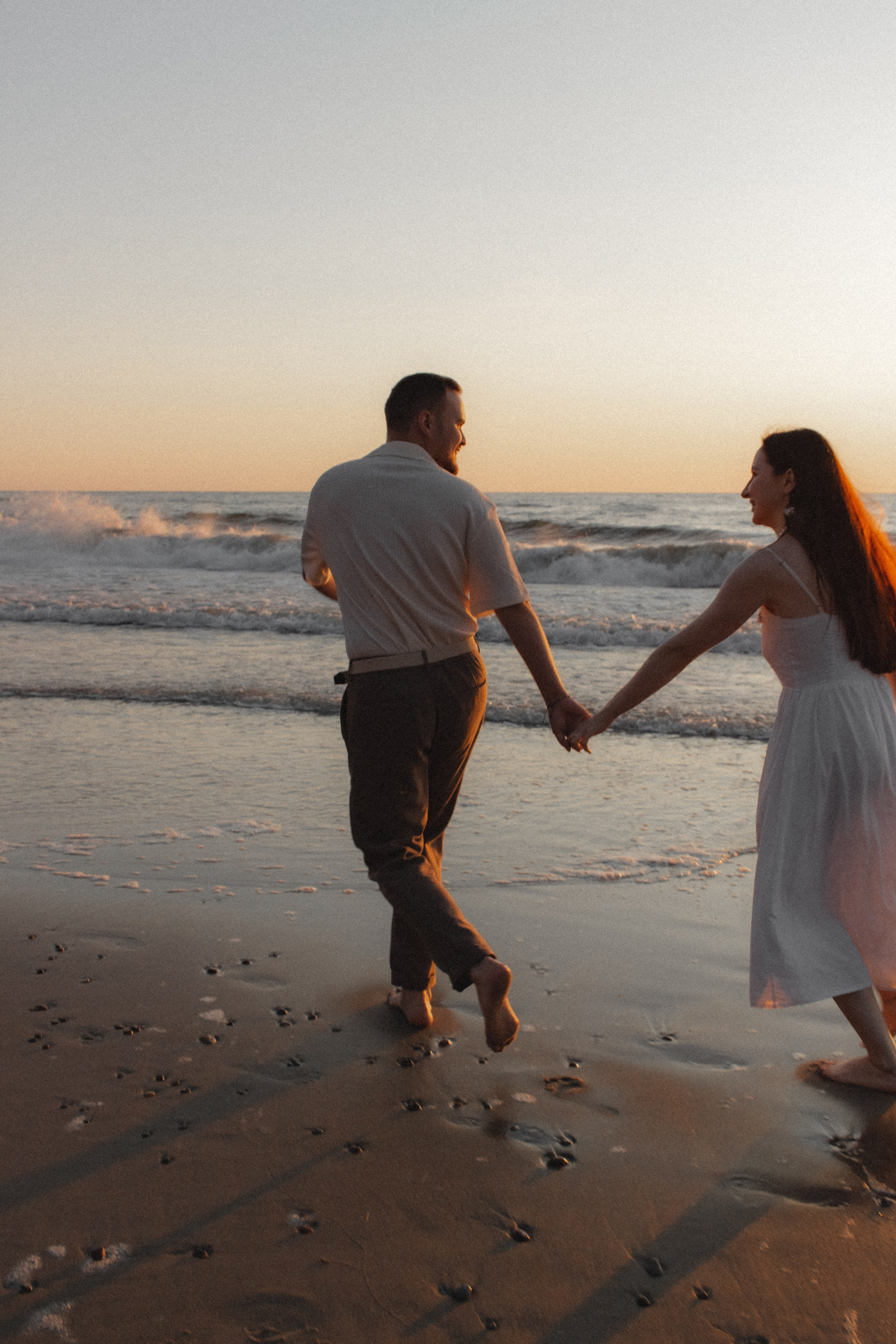 Киношная парная фотосессия на море в Калининграде / Донское. Портретный фотограф в Калининграде Рита Холодова